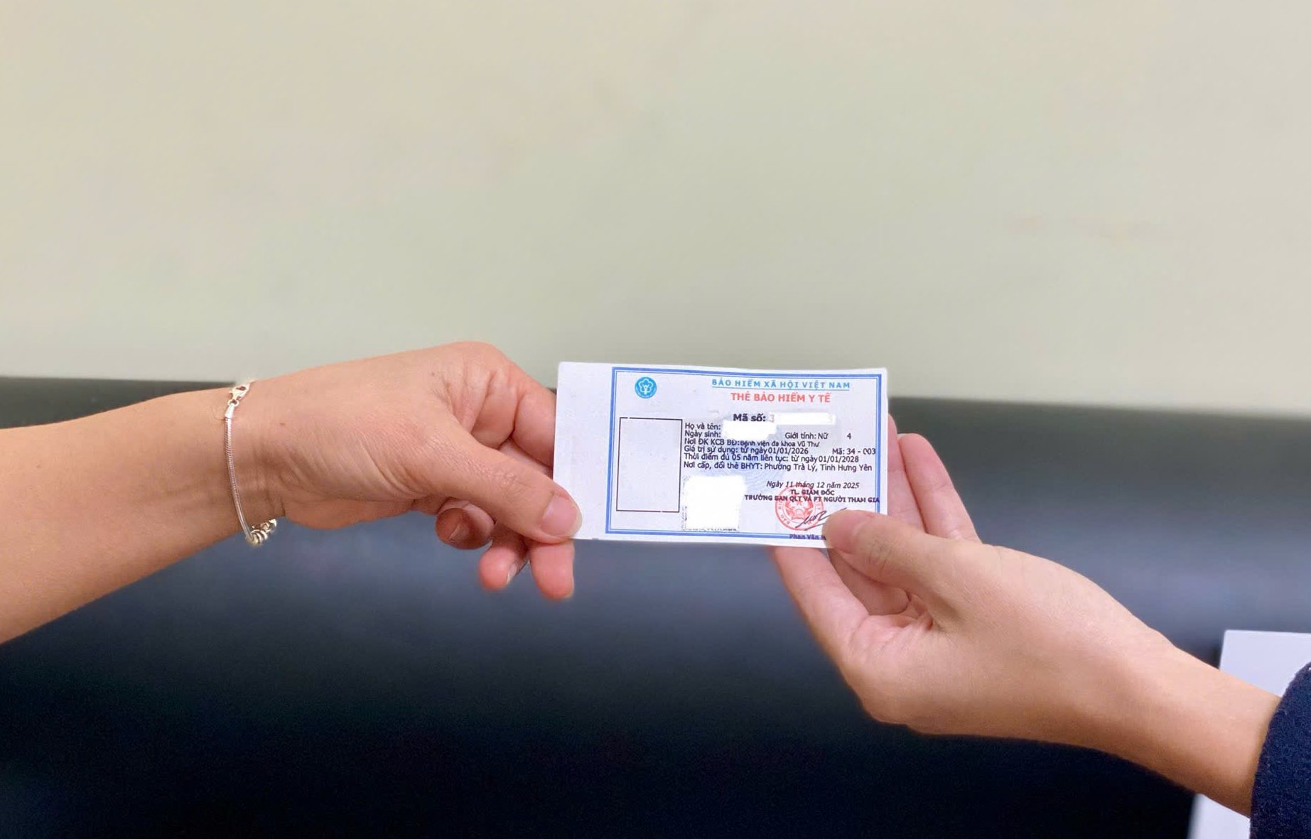XÃ VŨ THƯ TRIỂN KHAI TIẾP NHẬN HỒ SƠ HƯỞNG BẢO HIỂM Y TẾ CHO NGƯỜI TỪ ĐỦ 60 ĐẾN DƯỚI 75 TUỔI