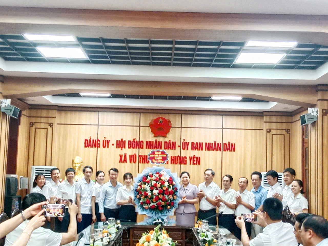 ĐẢNG BỘ XÃ VŨ THƯ TỔ CHỨC GẶP MẶT BAN XÂY DỰNG ĐẢNG, CÁC ĐOÀN THỂ NHÂN KỶ NIỆM 95 NĂM NGÀY TRUYỀN THỐNG CÔNG TÁC TUYÊN GIÁO CỦA ĐẢNG (01/8/1930 – 01/8/2025)