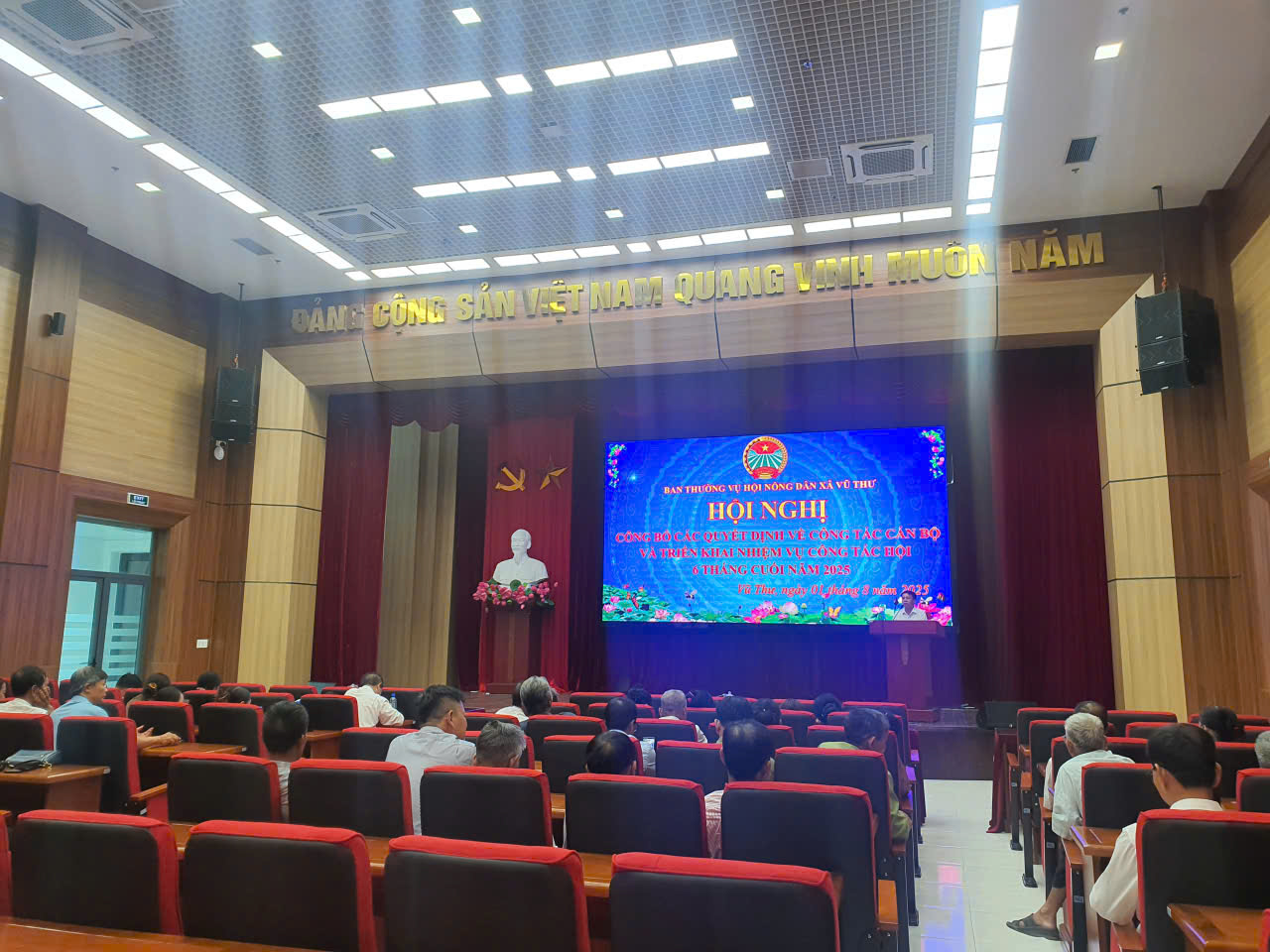 HỘI NÔNG DÂN XÃ VŨ THƯ TỔ CHỨC HỘI NGHỊ CÔNG BỐ CÁC QUYẾT ĐỊNH VỀ CÔNG TÁC CÁN BỘ VÀ TRIỂN KHAI NHIỆM VỤ 6 THÁNG CUỐI NĂM 2025