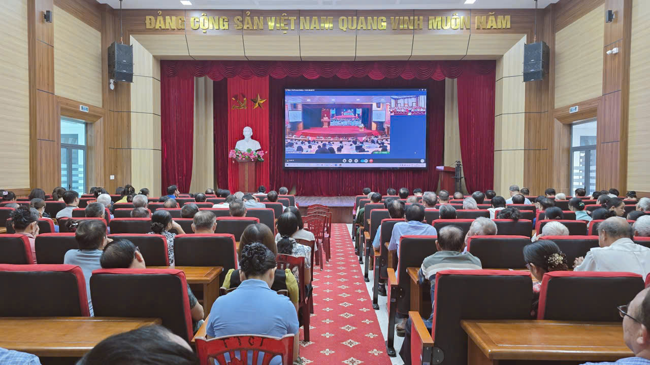 XÃ VŨ THƯ TỔ CHỨC 6 ĐIỂM CẦU THAM DỰ HỘI NGHỊ TRỰC TUYẾN TOÀN TỈNH