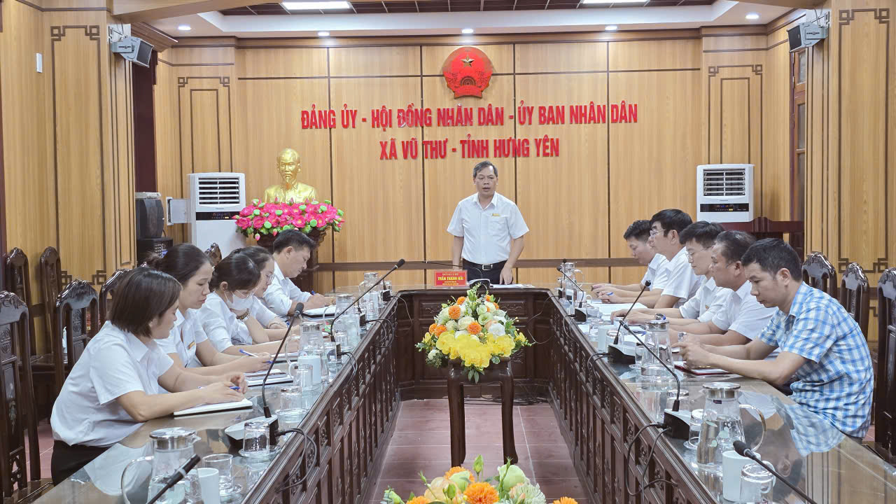 XÃ VŨ THƯ TỔ CHỨC HỘI NGHỊ NGHE VÀ CHO Ý KIẾN VỀ TỔ CHỨC, HOẠT ĐỘNG TRUNG TÂM PHỤC VỤ HÀNH CHÍNH CÔNG SAU 01 THÁNG TRIỂN KHAI