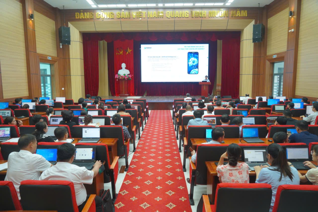 Từ lý thuyết đến thực hành: Vũ Thư bứt tốc với lớp tập huấn AI “cầm tay chỉ việc”