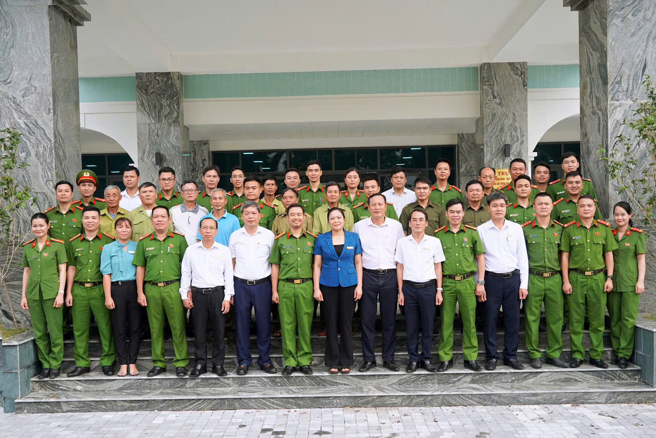 XÃ VŨ THƯ TỔ CHỨC LỄ KỶ NIỆM 80 NĂM NGÀY TRUYỀN THỐNG CÔNG AN NHÂN DÂN VÀ 20 NĂM NGÀY HỘI TOÀN DÂN BẢO VỆ AN NINH TỔ QUỐC