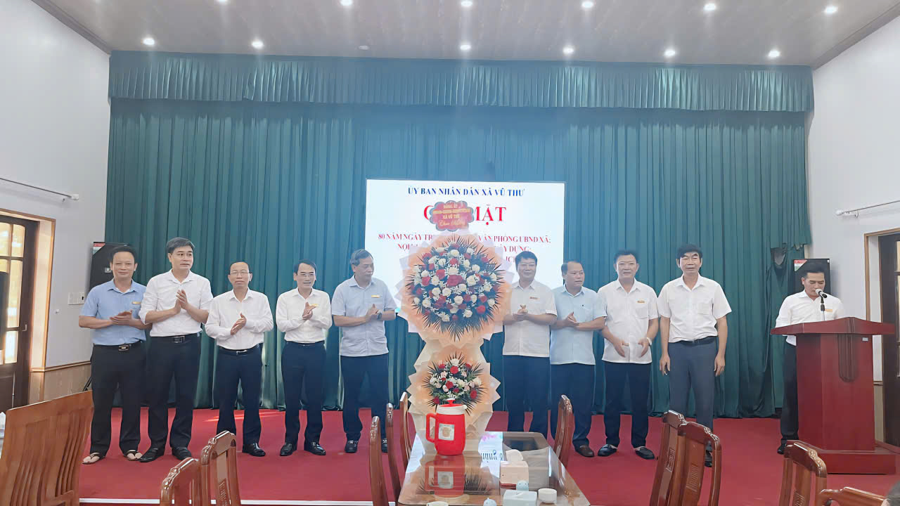 XÃ VŨ THƯ  LONG TRỌNG TỔ CHỨC GẶP MẶT KỶ NIỆM 80 NĂM NGÀY TRUYỀN THỐNG CÁC NGÀNH