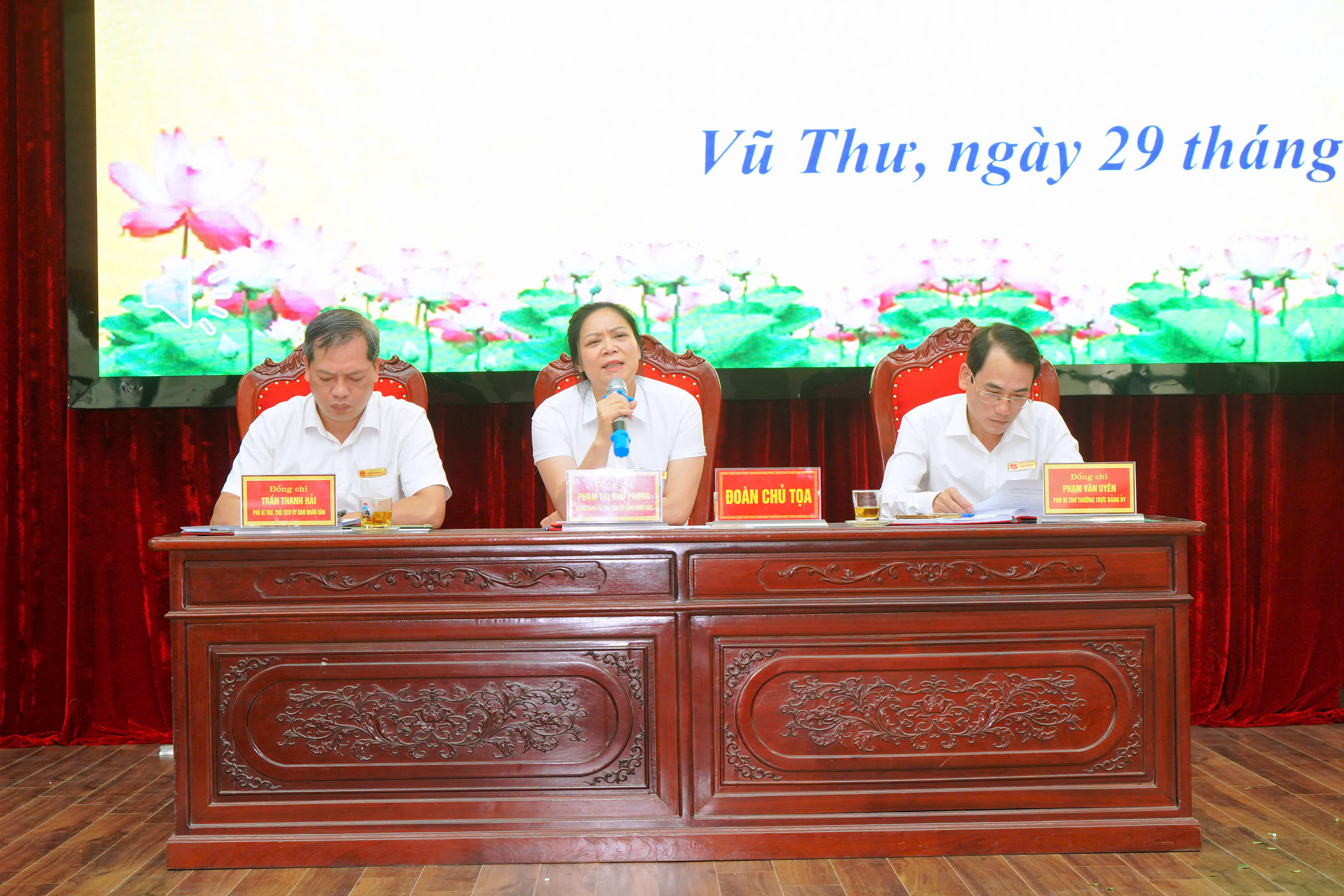 XÃ VŨ THƯ TỔ CHỨC HỌP GIAO BAN BÍ THƯ, TRƯỞNG THÔN THÁNG 9/2025