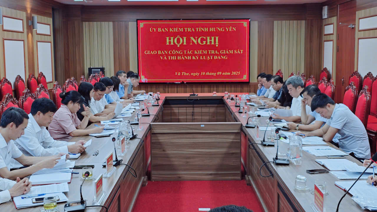 GIAO BAN CÔNG TÁC KIỂM TRA, GIÁM SÁT 6 XÃ CỤM VŨ THƯ
