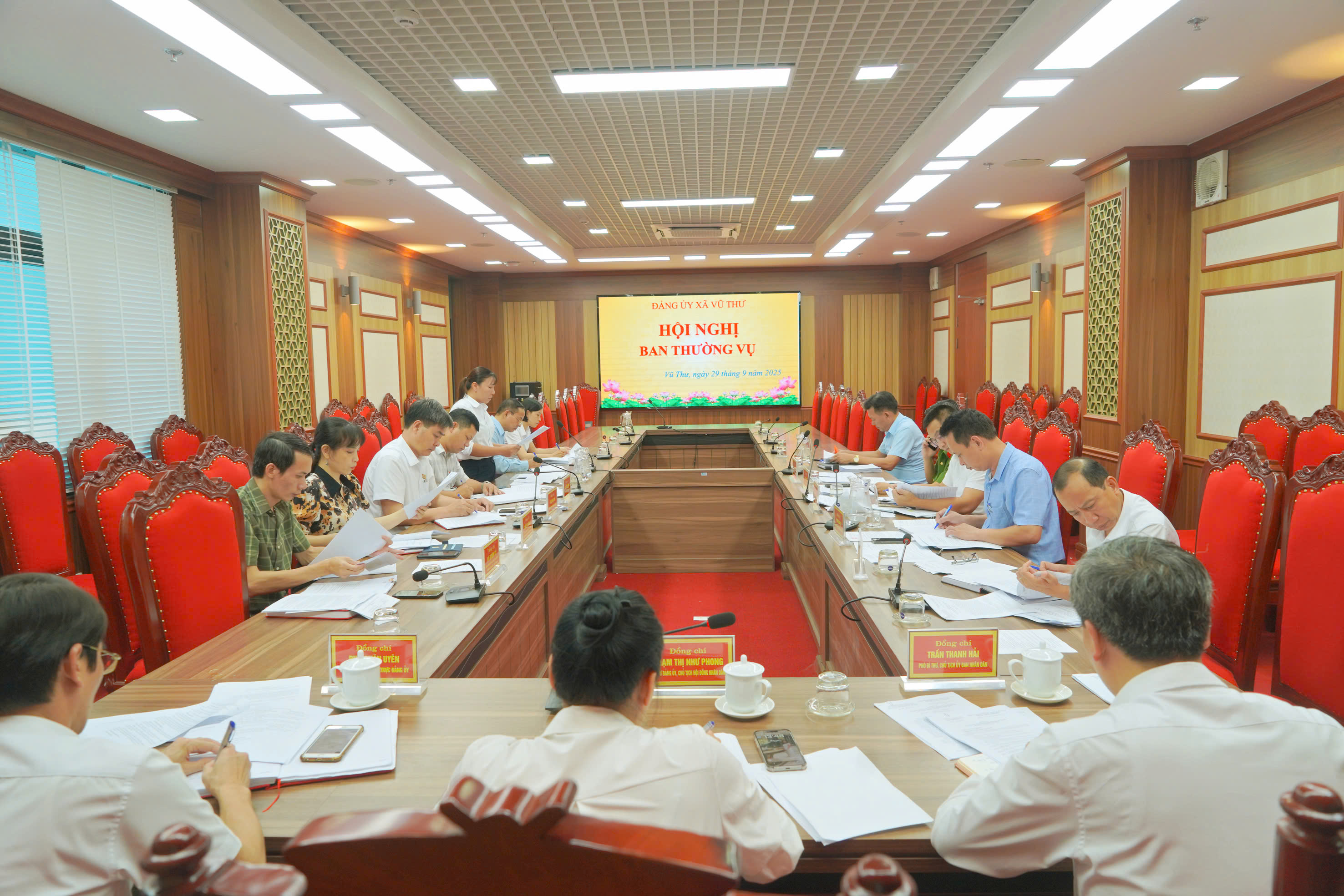 Đảng ủy xã Vũ Thư tổ chức Hội nghị Ban Thường vụ nghe báo cáo công tác và định hướng nhiệm vụ quý IV năm 2025
