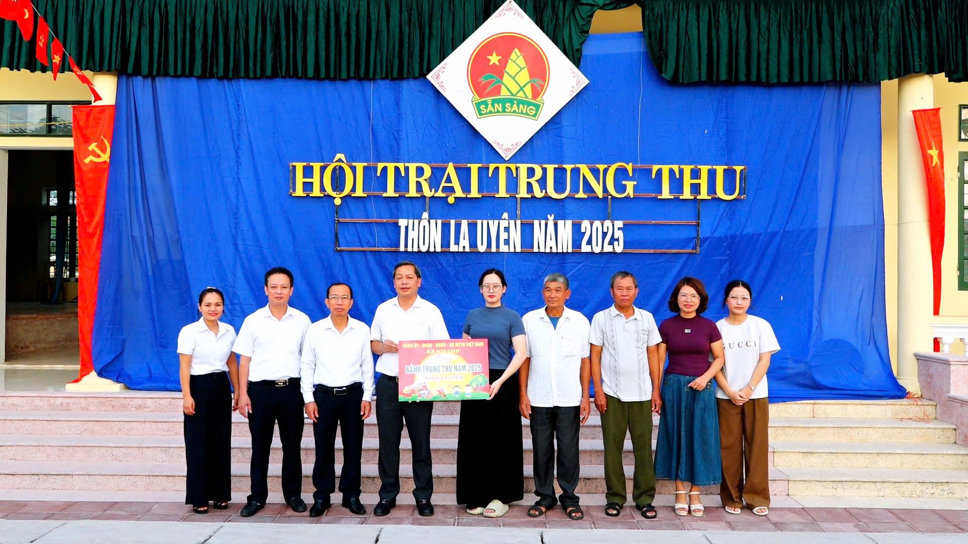 LÃNH ĐẠO XÃ VŨ THƯ KIỂM TRA CÔNG TÁC TỔ CHỨC HỘI TRẠI TRUNG THU VÀ TRAO QUÀ TẠI THÔN KHÊ KIỀU, LA UYÊN, DŨNG THƯỢNG