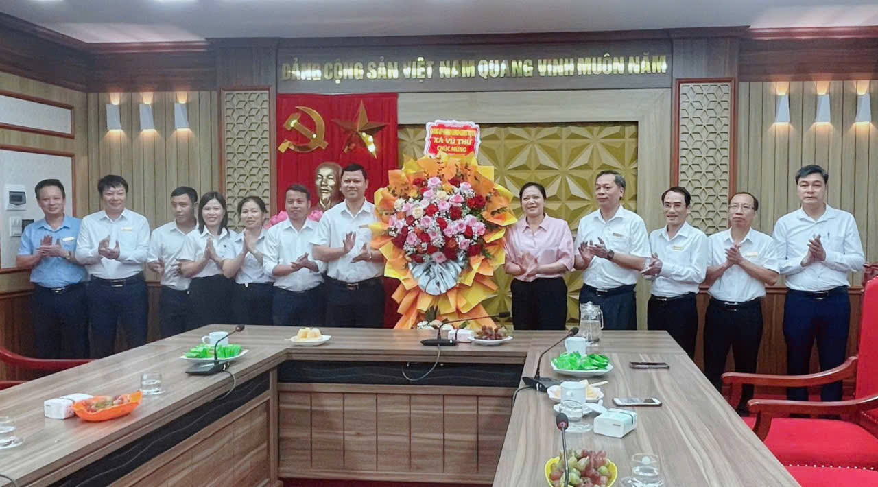 XÃ VŨ THƯ KỶ NIỆM NGÀY TRUYỀN THỐNG CÁC CƠ QUAN THAM MƯU, GIÚP VIỆC ĐẢNG ỦY VÀ HỘI NÔNG DÂN VIỆT NAM
