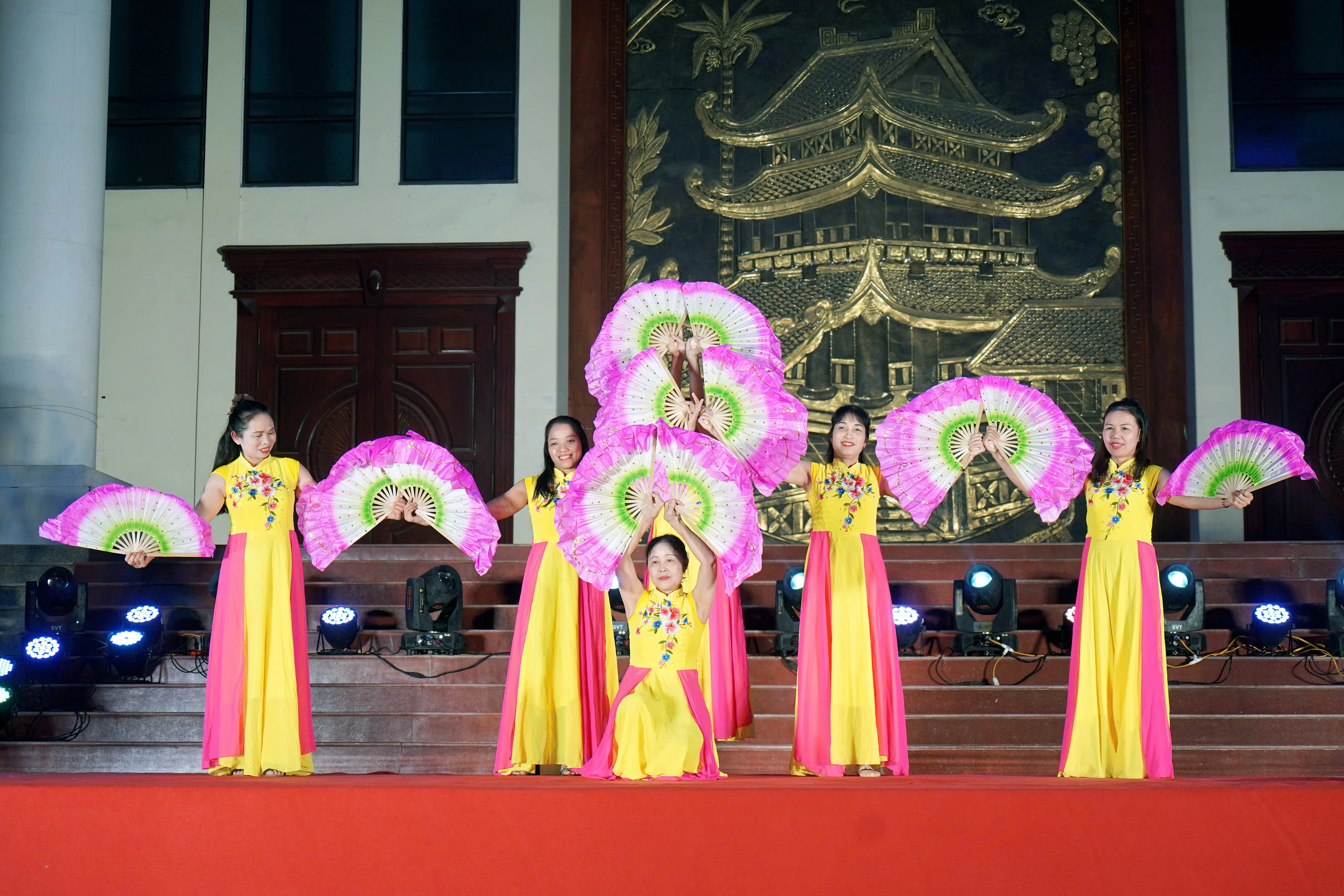 XÃ VŨ THƯ TỔ CHỨC CHƯƠNG TRÌNH NGHỆ THUẬT CHÀO MỪNG THÀNH CÔNG ĐẠI HỘI ĐẢNG BỘ TỈNH HƯNG YÊN LẦN THỨ I, NHIỆM KỲ 2025–2030, TIẾN TỚI ĐẠI HỘI ĐẠI BIỂU TOÀN QUỐC LẦN THỨ XIV CỦA ĐẢNG