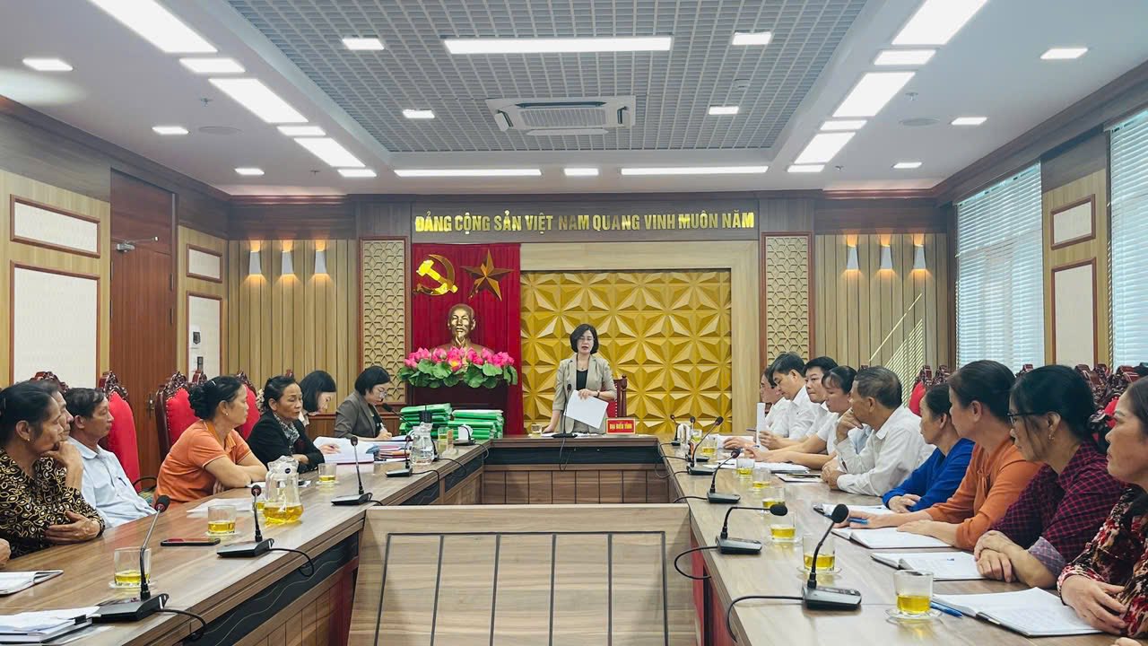 ĐOÀN KIỂM TRA CỦA HỘI LIÊN HIỆP PHỤ NỮ TỈNH HƯNG YÊN KIỂM TRA CÔNG TÁC HỘI VÀ PHONG TRÀO PHỤ NỮ TẠI VŨ THƯ
