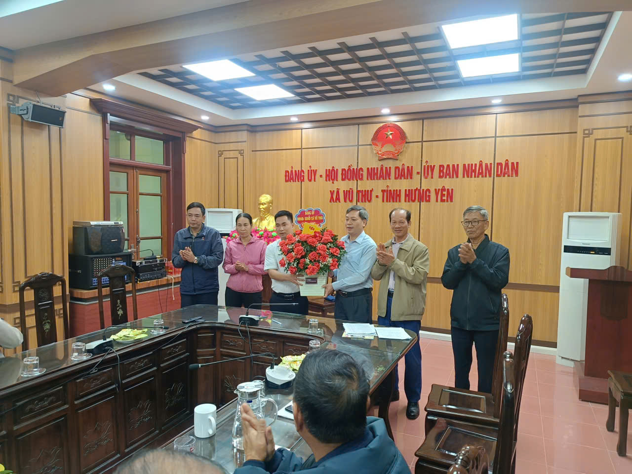 VŨ THƯ: GẶP MẶT KỶ NIỆM 79 NĂM NGÀY THÀNH LẬP HỘI CHỮ THẬP ĐỎ VIỆT NAM (23/11/1946 – 23/11/2025)