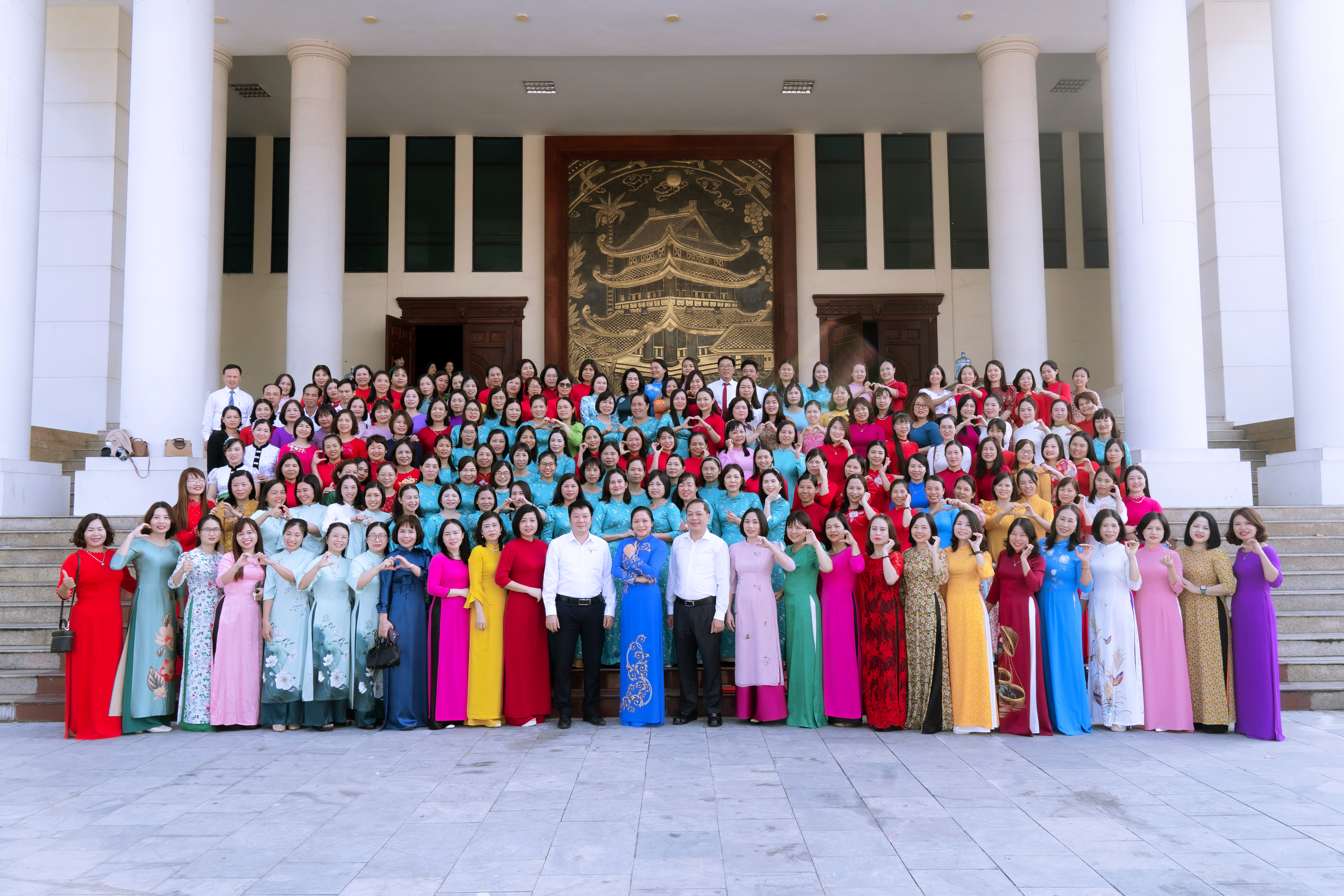 XÃ VŨ THƯ TỔ CHỨC HỘI NGHỊ PHÁT ĐỘNG PHONG TRÀO THI ĐUA NĂM HỌC 2025–2026, KỶ NIỆM 43 NĂM NGÀY NHÀ GIÁO VIỆT NAM