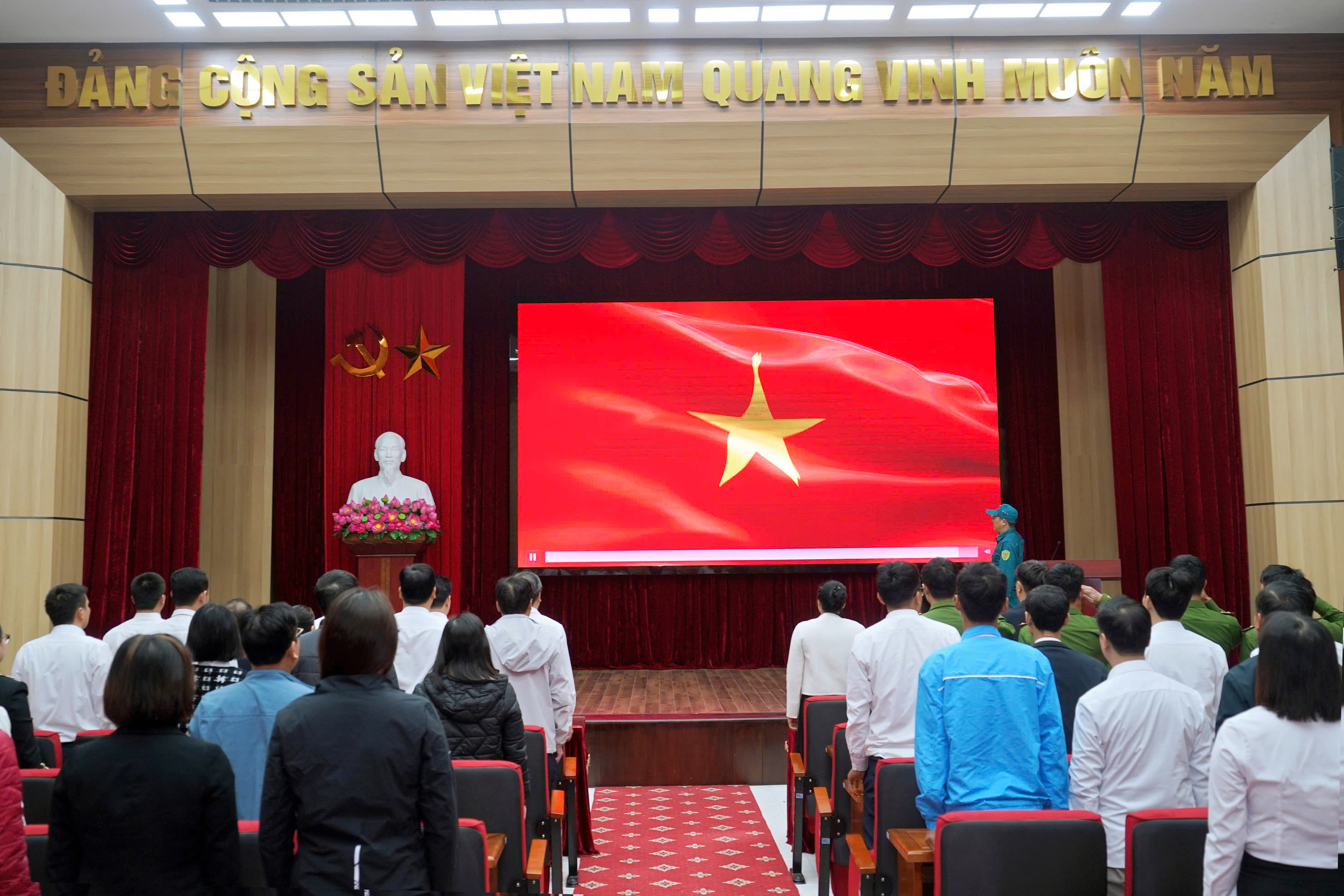 XÃ VŨ THƯ TỔ CHỨC LỄ CHÀO CỜ THÁNG 11; THÔNG TIN KẾT QUẢ CÔNG TÁC LÃNH ĐẠO NHIỆM VỤ CHÍNH TRỊ THÁNG 10
