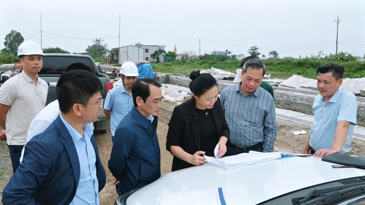 THƯỜNG TRỰC ĐẢNG ỦY KIỂM TRA TIẾN ĐỘ THỰC HIỆN CÁC DỰ ÁN TRÊN ĐỊA BÀN