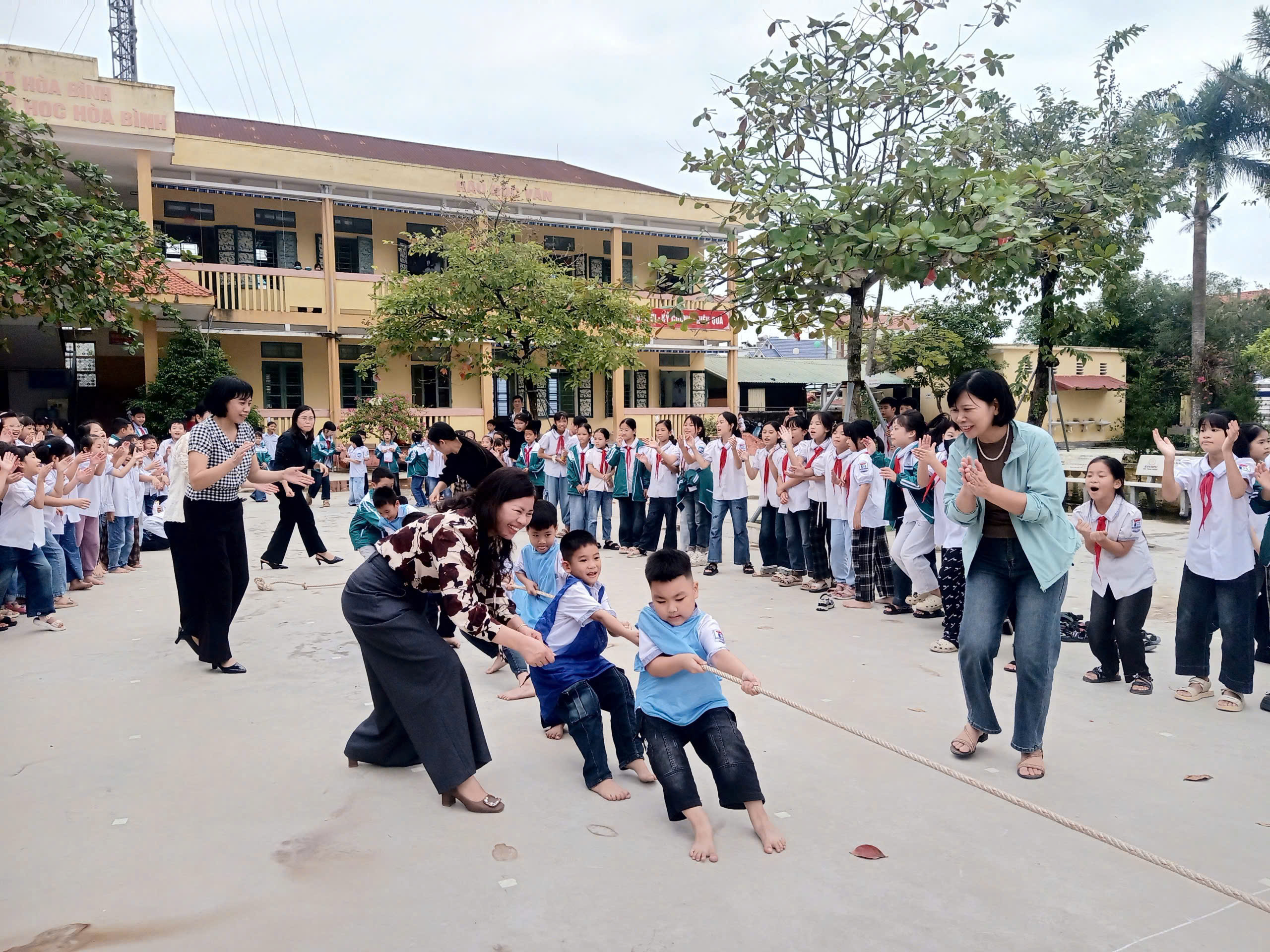 CÁC CƠ SỞ GIÁO DỤC TRÊN ĐỊA BÀN XÃ VŨ THƯ SÔI NỔI CÁC HOẠT ĐỘNG KỶ NIỆM 43 NĂM NGÀY NHÀ GIÁO VIỆT NAM 20/11
