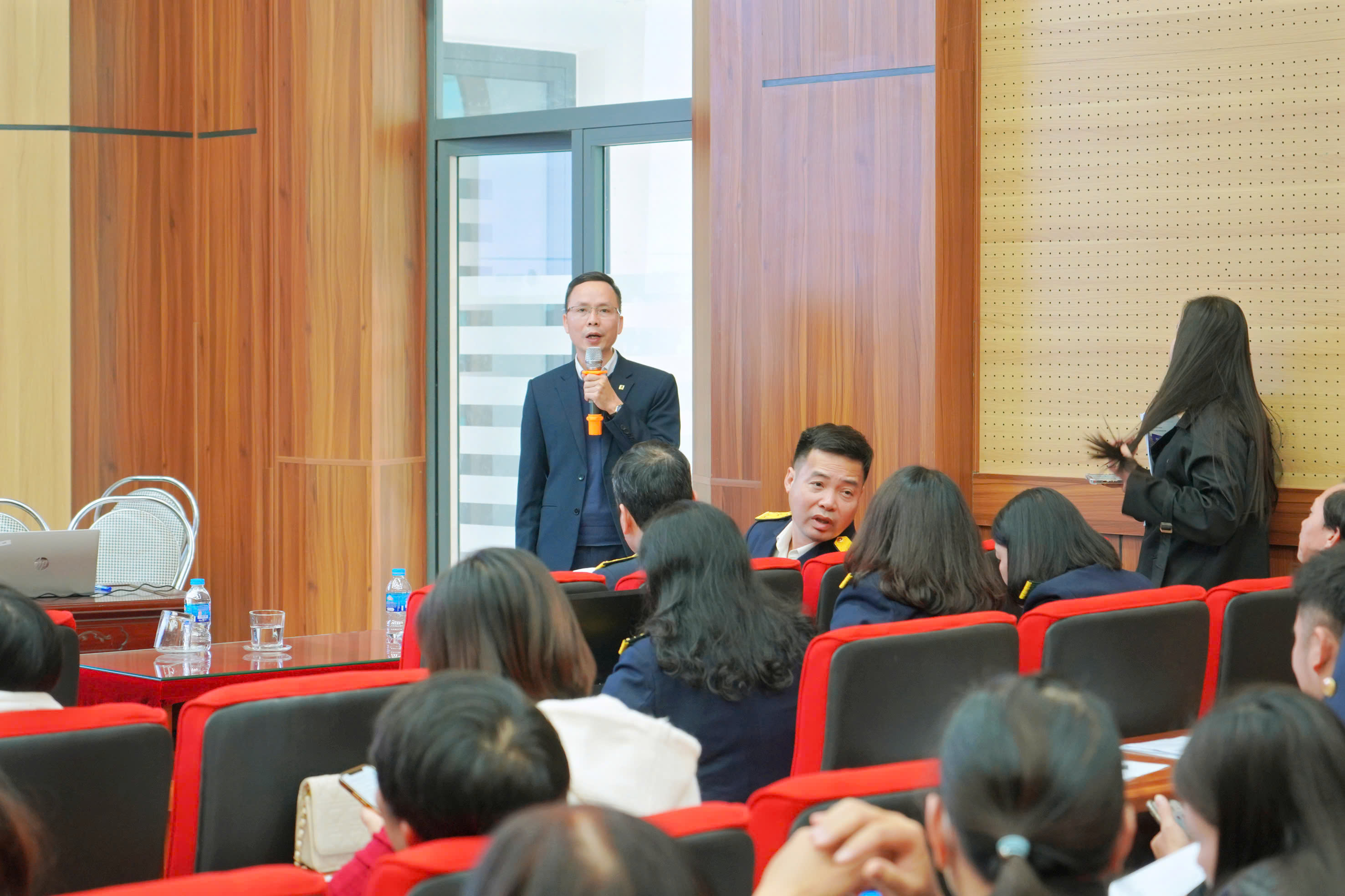 VŨ THƯ TỔ CHỨC ĐỐI THOẠI, HỖ TRỢ HỘ KINH DOANH KHI XÓA BỎ THUẾ KHOÁN