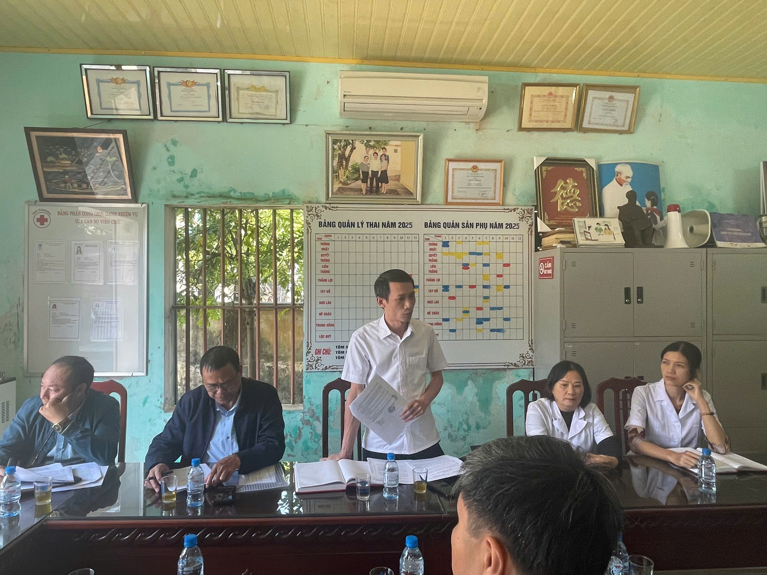 BAN VĂN HÓA - XÃ HỘI HỘI ĐỒNG NHÂN DÂN XÃ VŨ THƯ TỔ CHỨC GIÁM SÁT CHUYÊN ĐỀ VỀ CÔNG TÁC CHĂM SÓC SỨC KHOẺ NHÂN DÂN TẠI CÁC TRẠM Y TẾ