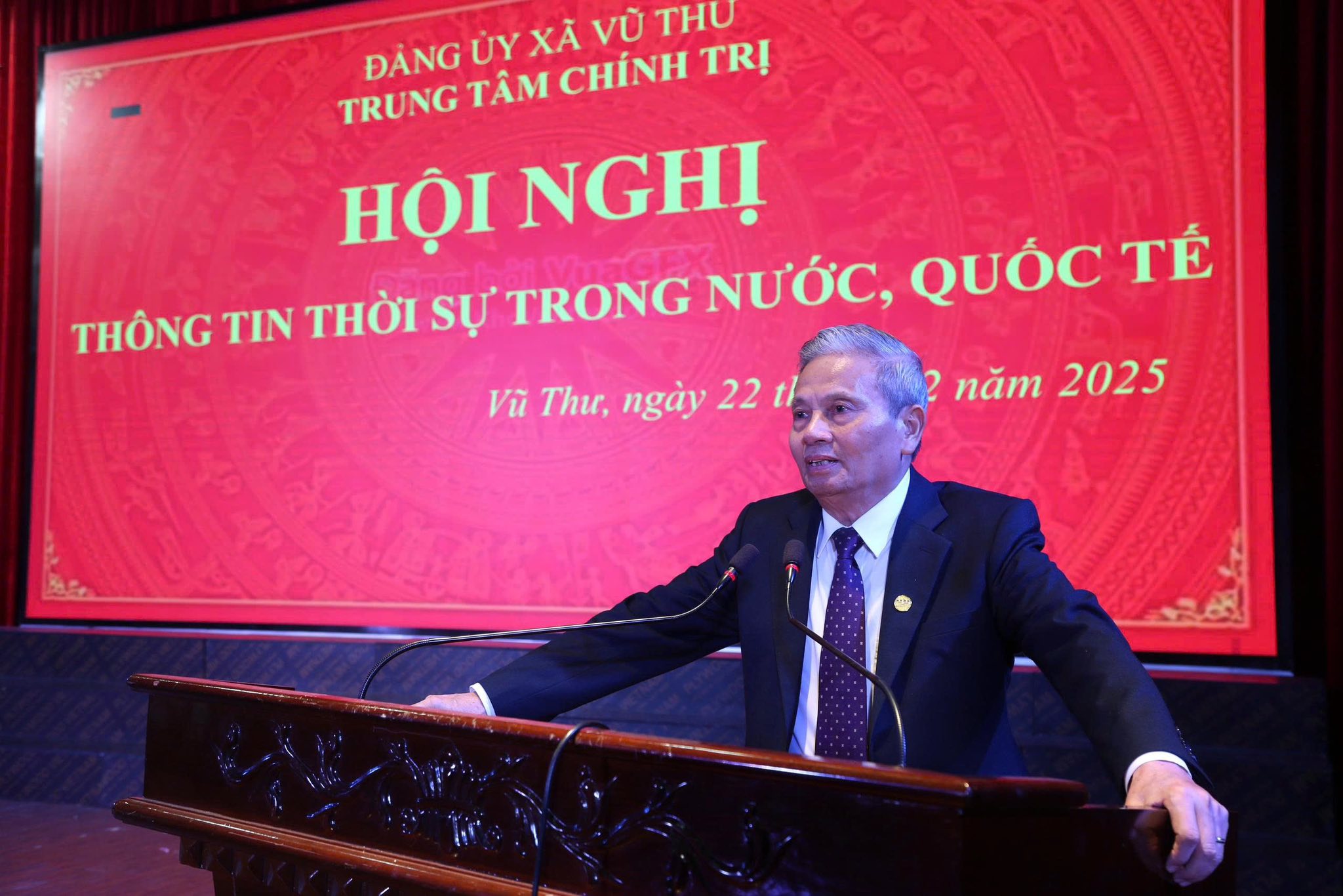 4 CHUYÊN ĐỀ QUAN TRỌNG ĐƯỢC NGUYÊN BỘ TRƯỞNG BỘ TTTT TRAO ĐỔI TẠI HỘI NGHỊ TRỰC TIẾP KẾT HỢP TRỰC TUYẾN SÁNG NAY