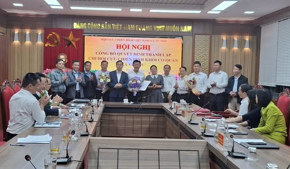 HỘI CỰU CHIẾN BINH XÃ VŨ THƯ CÔNG BỐ QUYẾT ĐỊNH THÀNH LẬP CHI HỘI CỰU CHIẾN BINH KHỐI CƠ QUAN XÃ