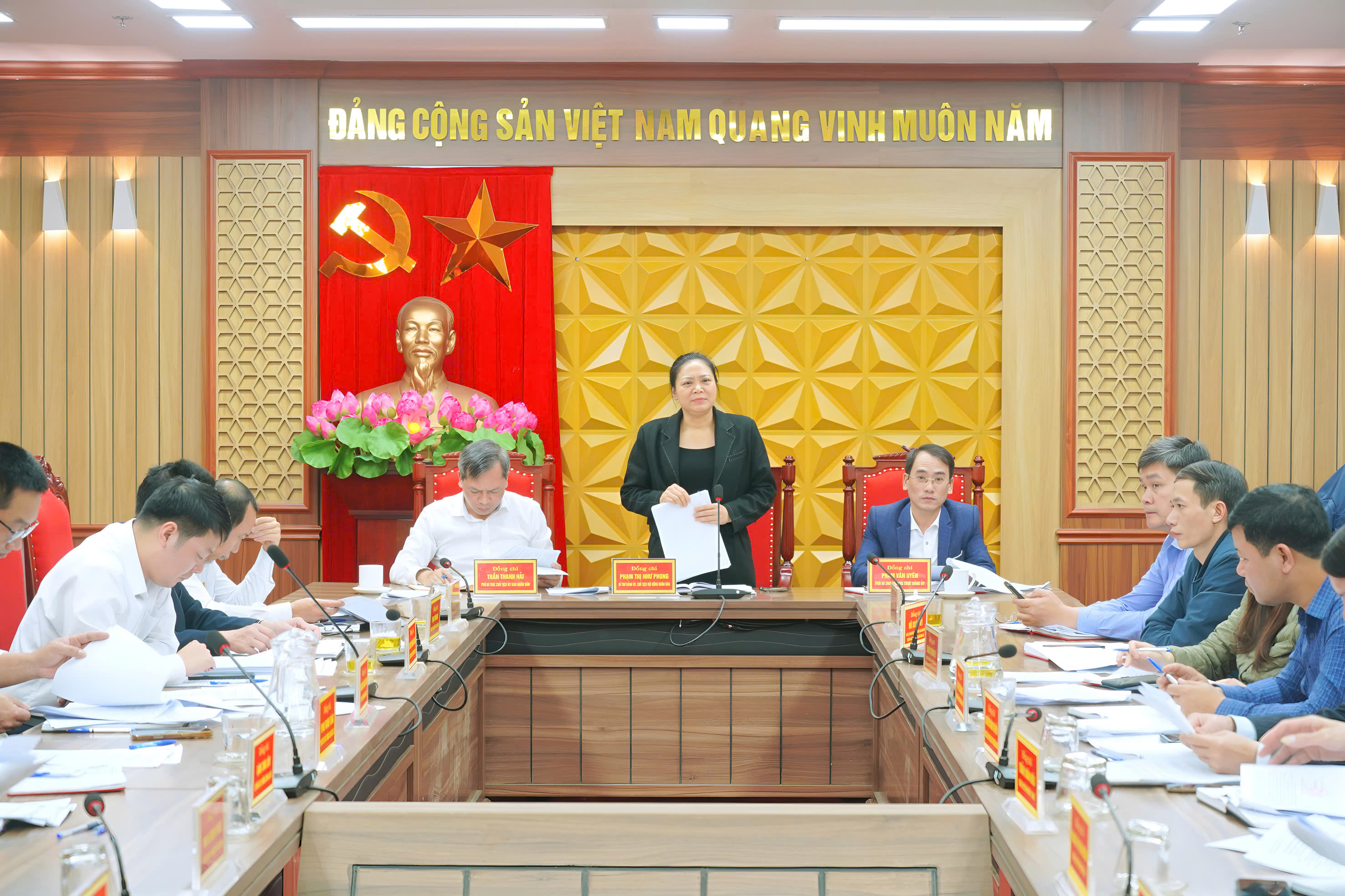BAN THƯỜNG VỤ ĐẢNG ỦY, BAN CHẤP HÀNH ĐẢNG BỘ XÃ VŨ THƯ CHO Ý KIẾN NHIỀU TỜ TRÌNH QUAN TRỌNG CỦA UBND XÃ