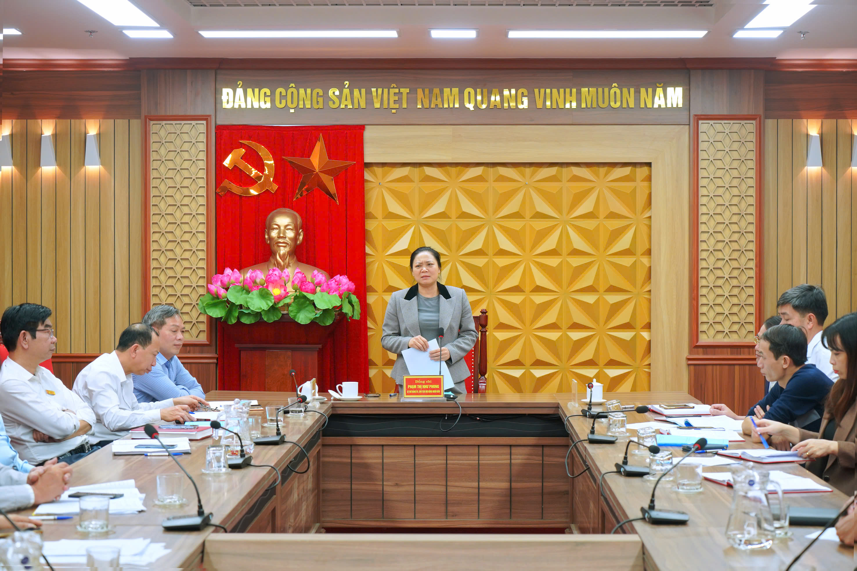 THỐNG NHẤT NỘI DUNG THẢO LUẬN TỔ, Ý KIẾN PHÁT BIỂU TẠI HỘI TRƯỜNG