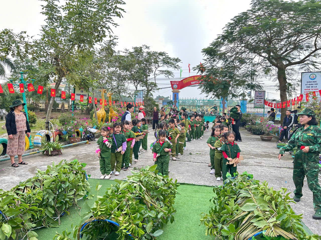 CÁC CƠ SỞ GIÁO DỤC XÃ VŨ THƯ TỔ CHỨC NHIỀU HOẠT ĐỘNG Ý NGHĨA NHÂN KỶ NIỆM NGÀY THÀNH LẬP QUÂN ĐỘI NHÂN DÂN VIỆT NAM