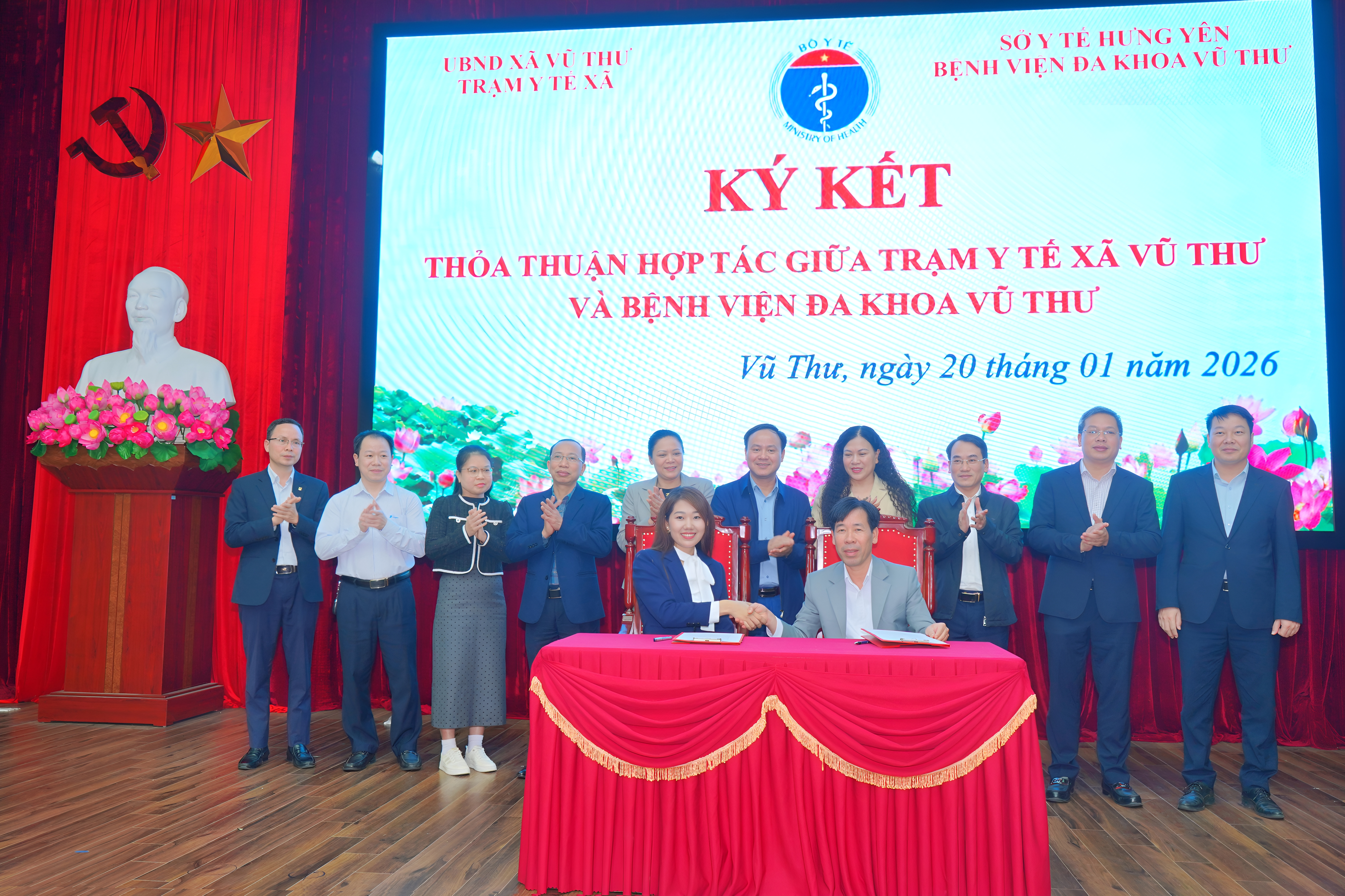 HỘI NGHỊ KÝ KẾT HỢP TÁC CHUYÊN MÔN GIỮA TRẠM Y TẾ XÃ VŨ THƯ VÀ BỆNH VIỆN ĐA KHOA VŨ THƯ