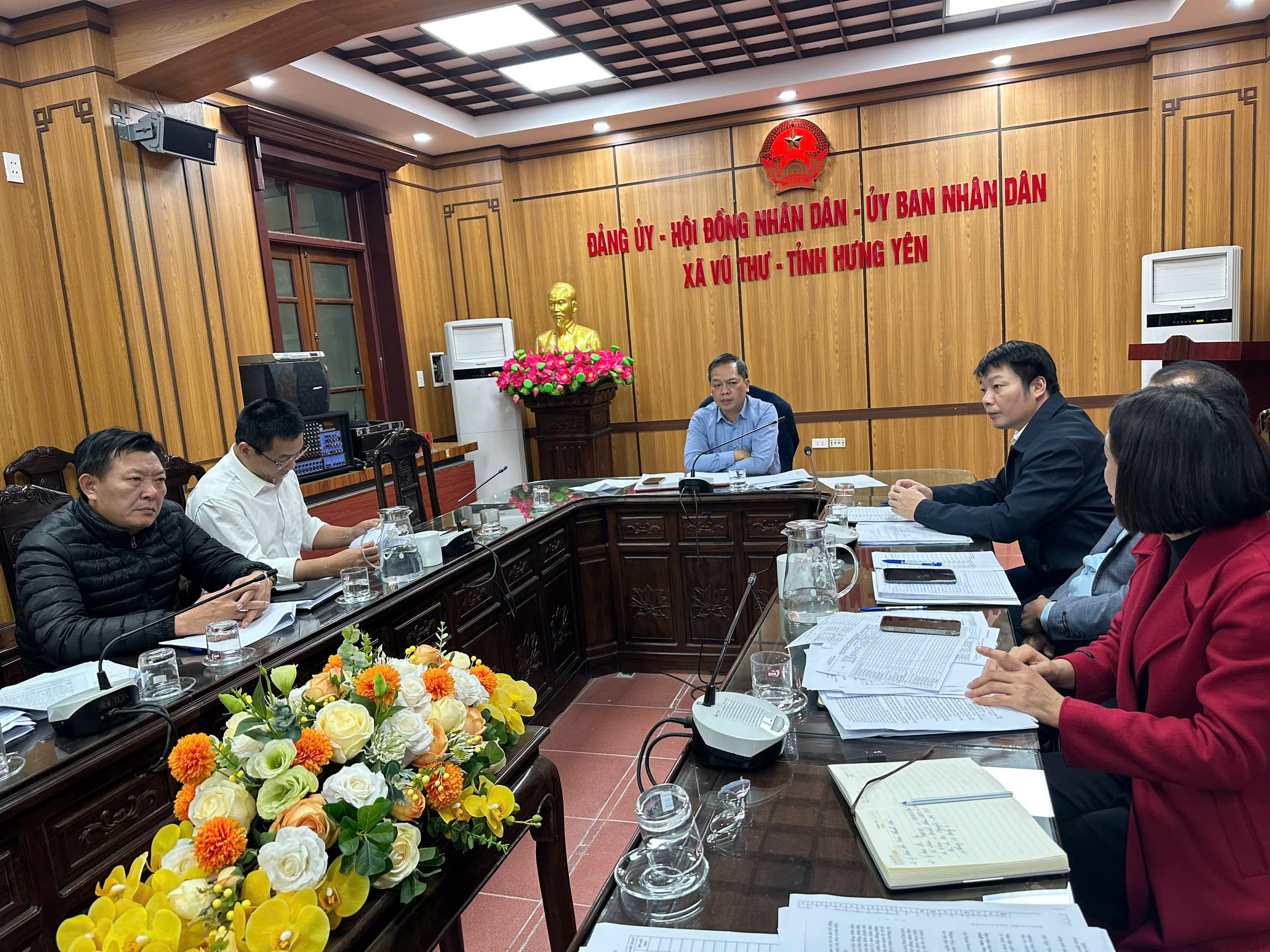 XÃ VŨ THƯ TỔ CHỨC HỌP BÌNH XÉT THI ĐUA, KHEN THƯỞNG NĂM 2025