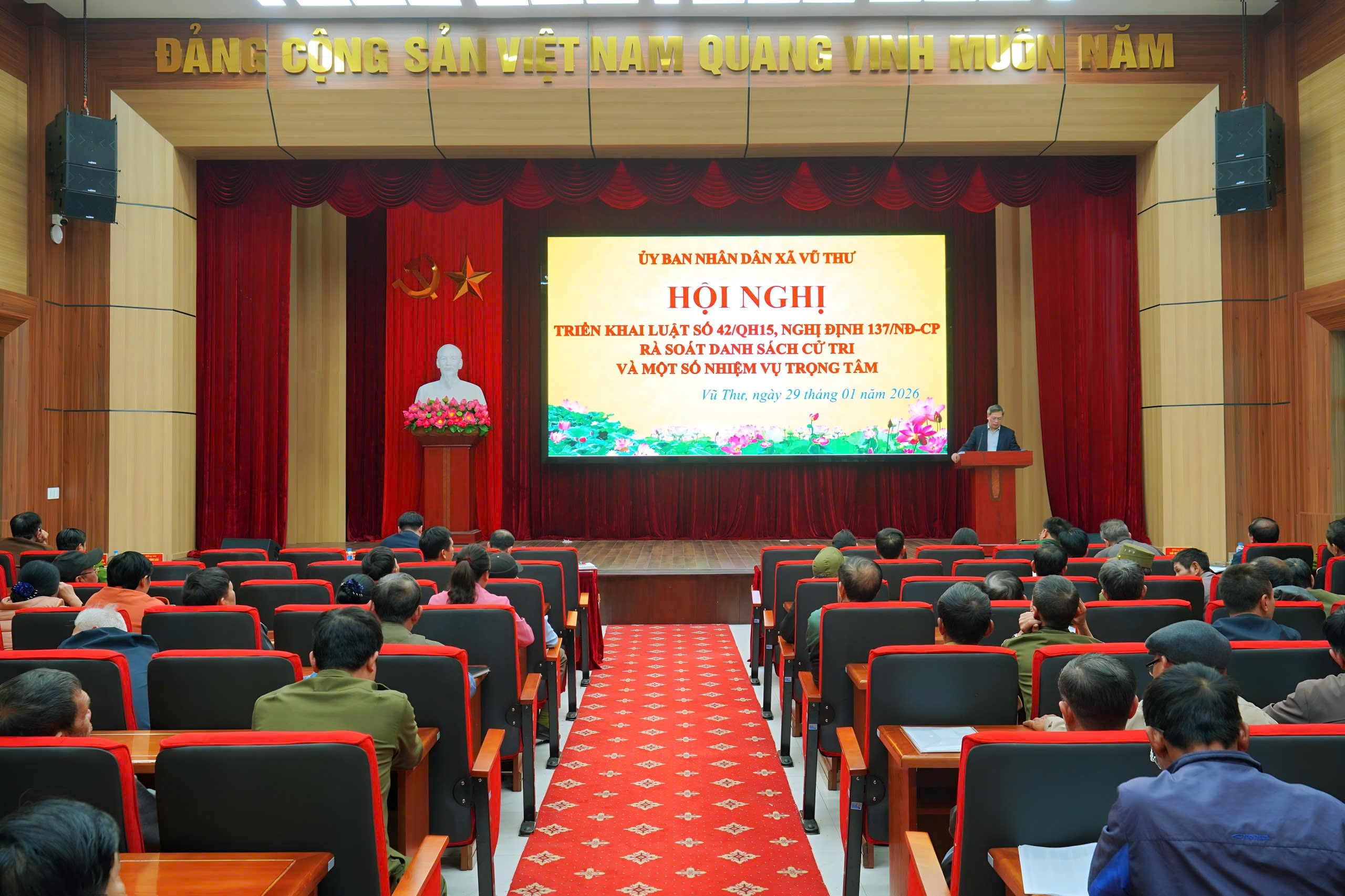 ỦY BAN NHÂN DÂN XÃ VŨ THƯ TỔ CHỨC HỘI NGHỊ TRIỂN KHAI LUẬT SỐ 42/QH15, NGHỊ ĐỊNH 137/NĐ-CP VÀ RÀ SOÁT DANH SÁCH CỬ TRI