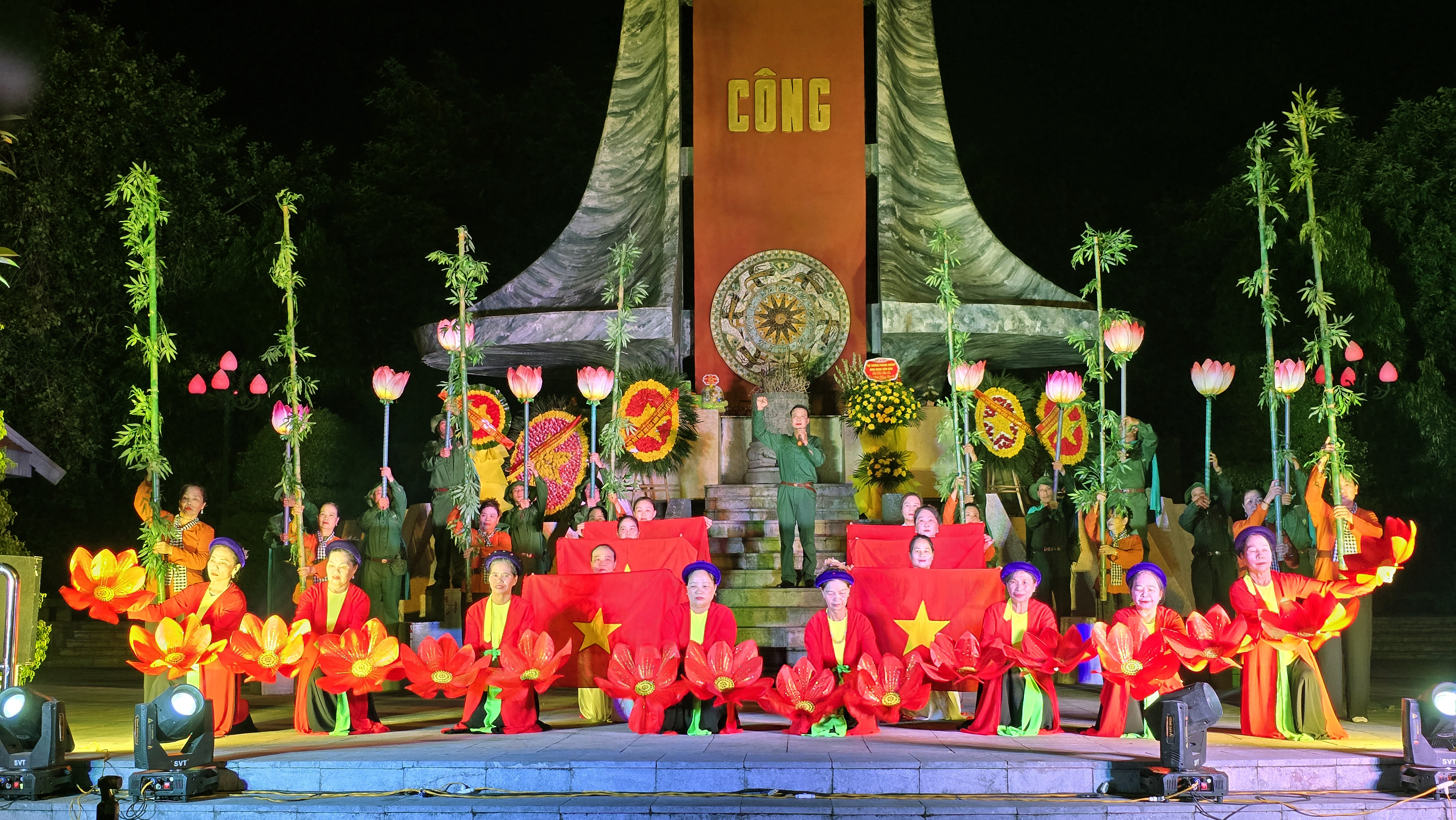 XÃ VŨ THƯ TRANG TRỌNG TỔ CHỨC LỄ THẮP NẾN TRI ÂN CÁC ANH HÙNG LIỆT SĨ