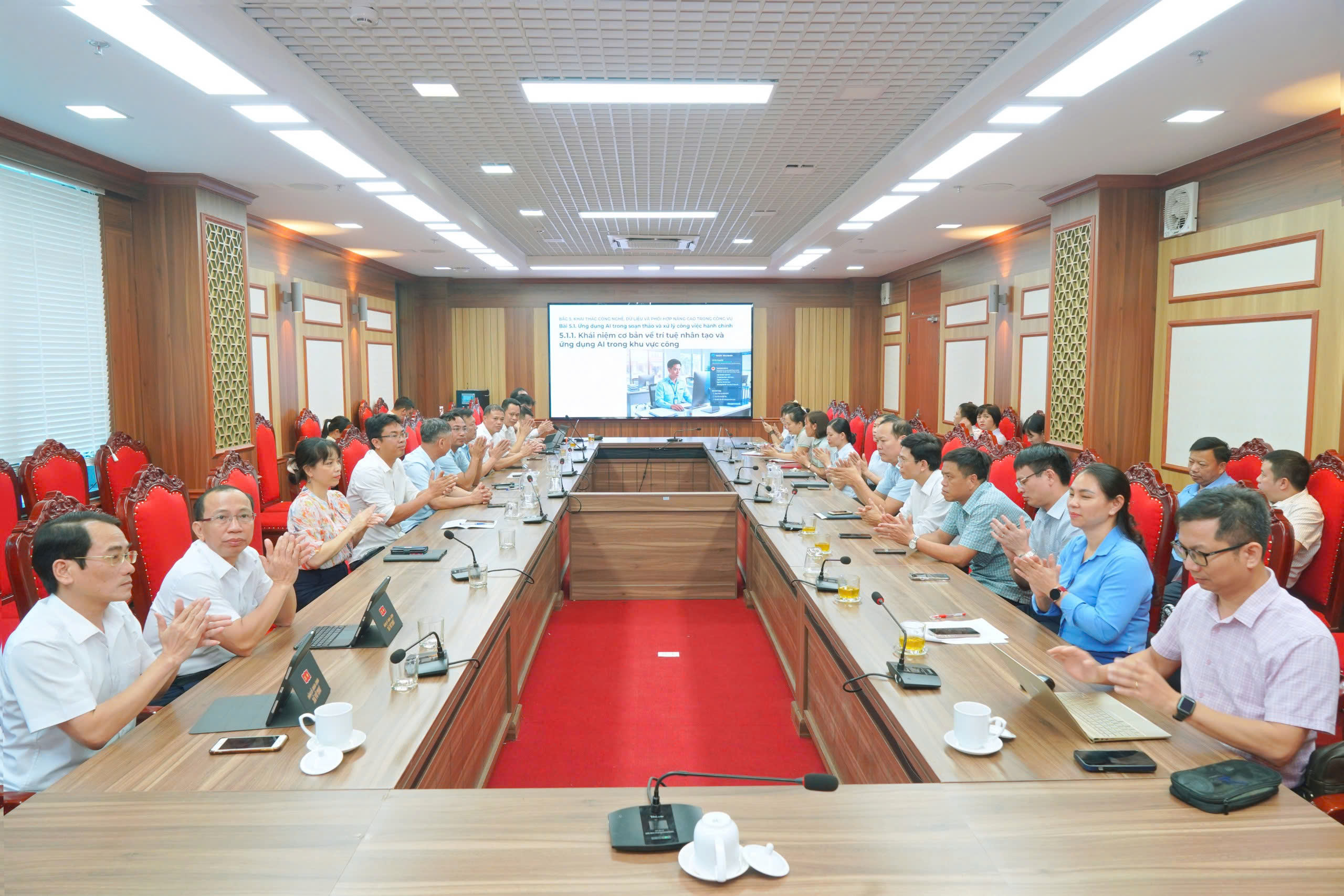 Xã Vũ Thư tổ chức tập huấn nâng cao năng lực số và ứng dụng AI cho cán bộ, công chức