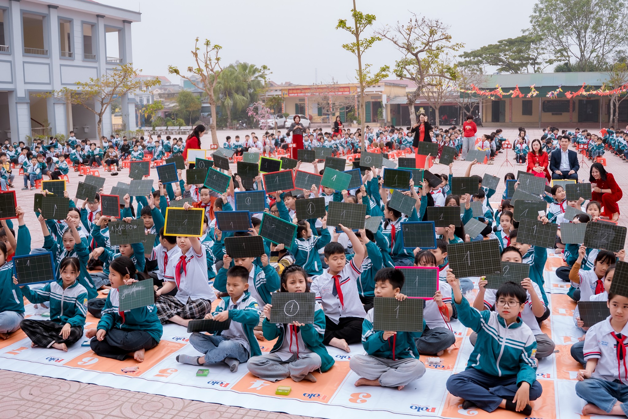 TRƯỜNG TIỂU HỌC MINH QUANG SÔI NỔI TỔ CHỨC “RUNG CHUÔNG VÀNG TIẾNG ANH”