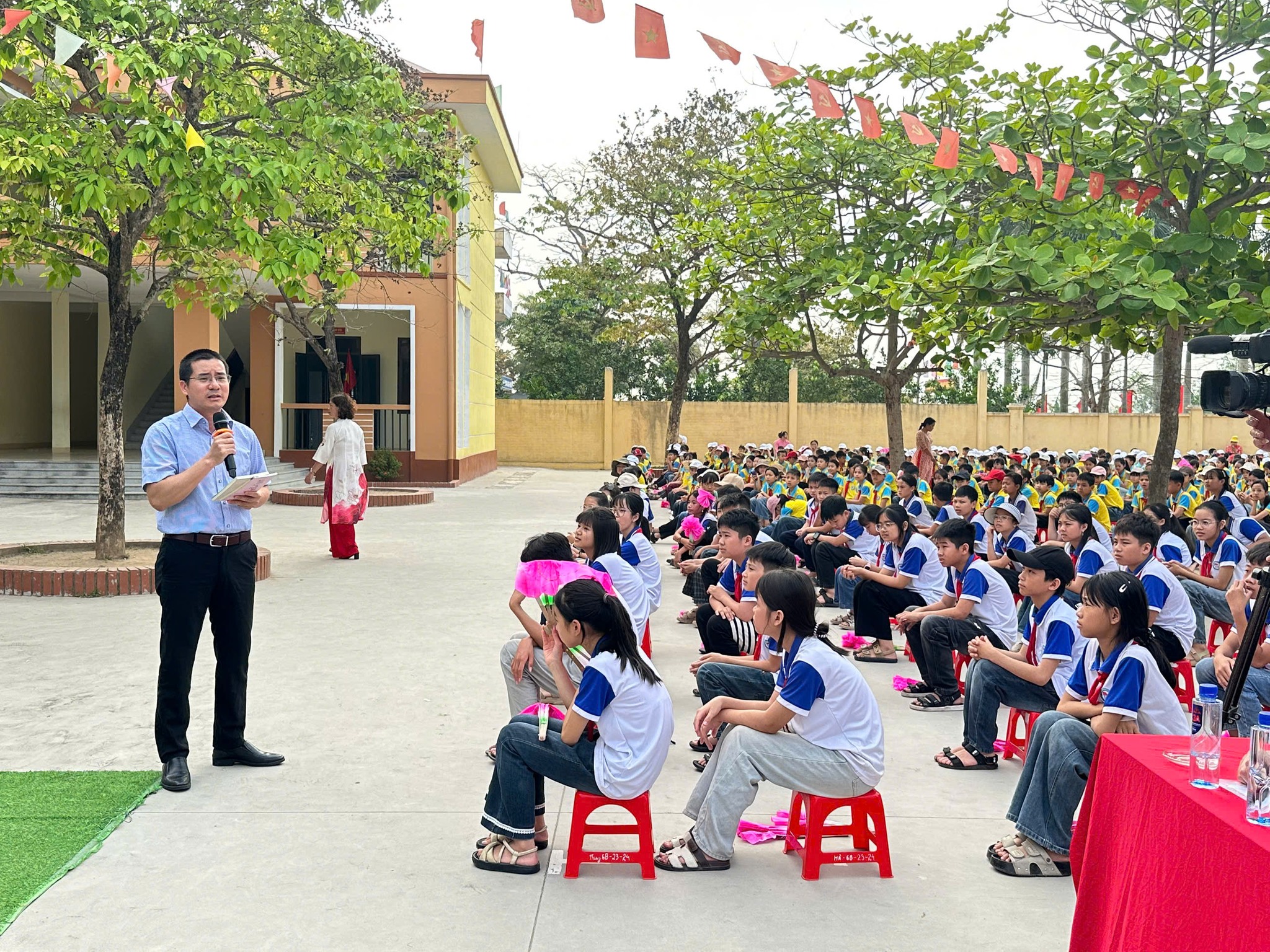 HƯỞNG ỨNG NGÀY SÁCH VÀ VĂN HÓA ĐỌC VIỆT NAM: LAN TỎA NIỀM ĐAM MÊ ĐỌC SÁCH TRONG THỜI ĐẠI SỐ
