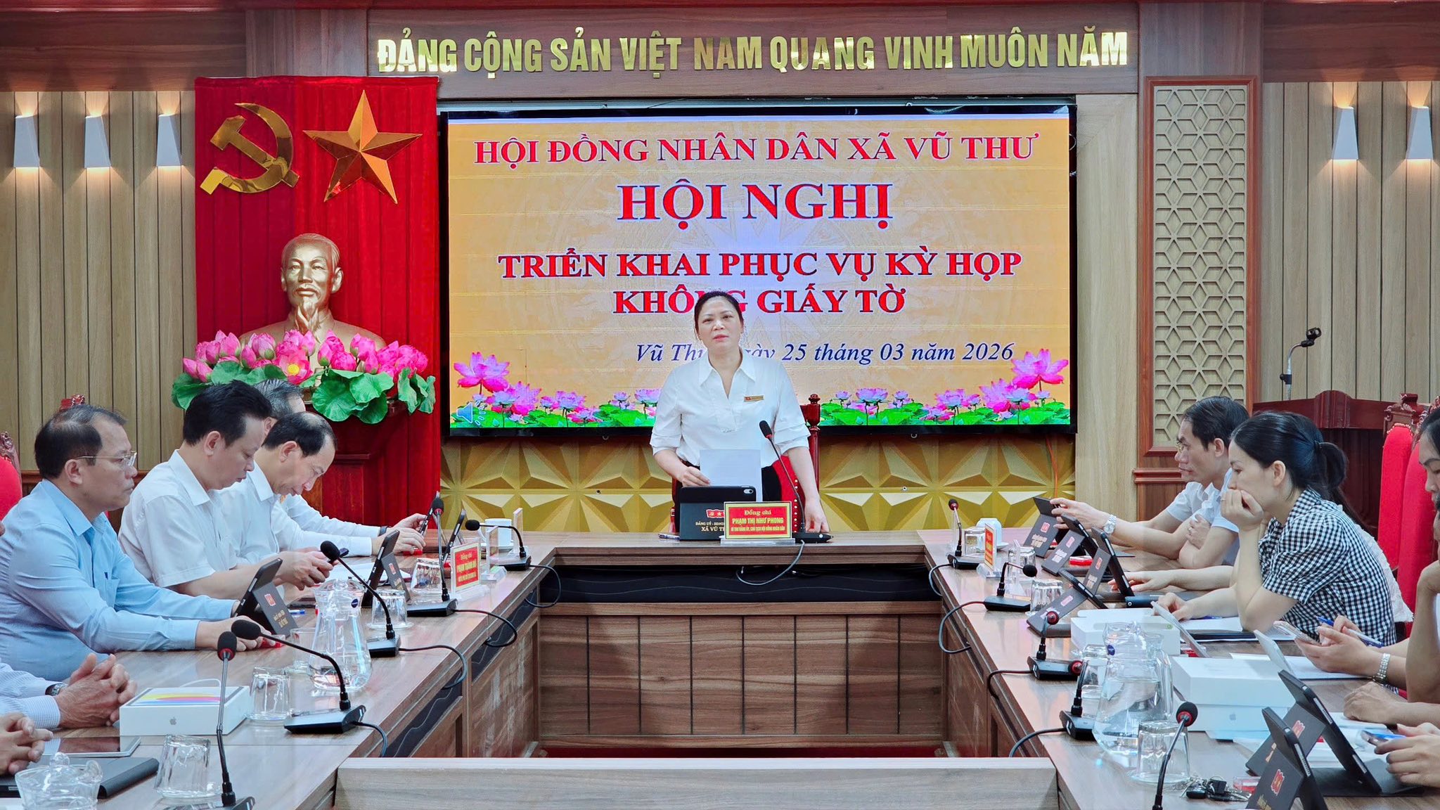 TẬP HUẤN PHẦN MỀM "PHÒNG HỌP SỐ" CHO ĐẠI BIỂU HĐND XÃ KHOÁ II, NHIỆM KỲ 2026-2031
