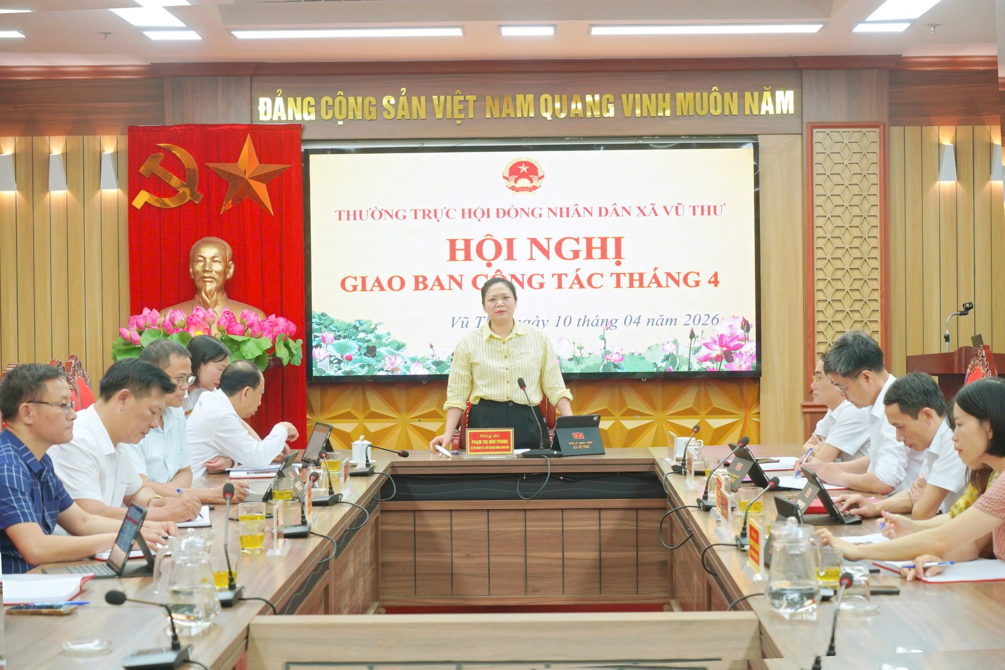 THƯỜNG TRỰC HĐND XÃ GIAO BAN THÁNG 4/2026: TRỌNG TÂM  THẢO LUẬN CHO Ý KIẾN DỰ THẢO KẾ HOẠCH TRIỂN KHAI MÔ HÌNH “ĐẠI BIỂU HĐND – UỐNG TRÀ NGHE DÂN NÓI”