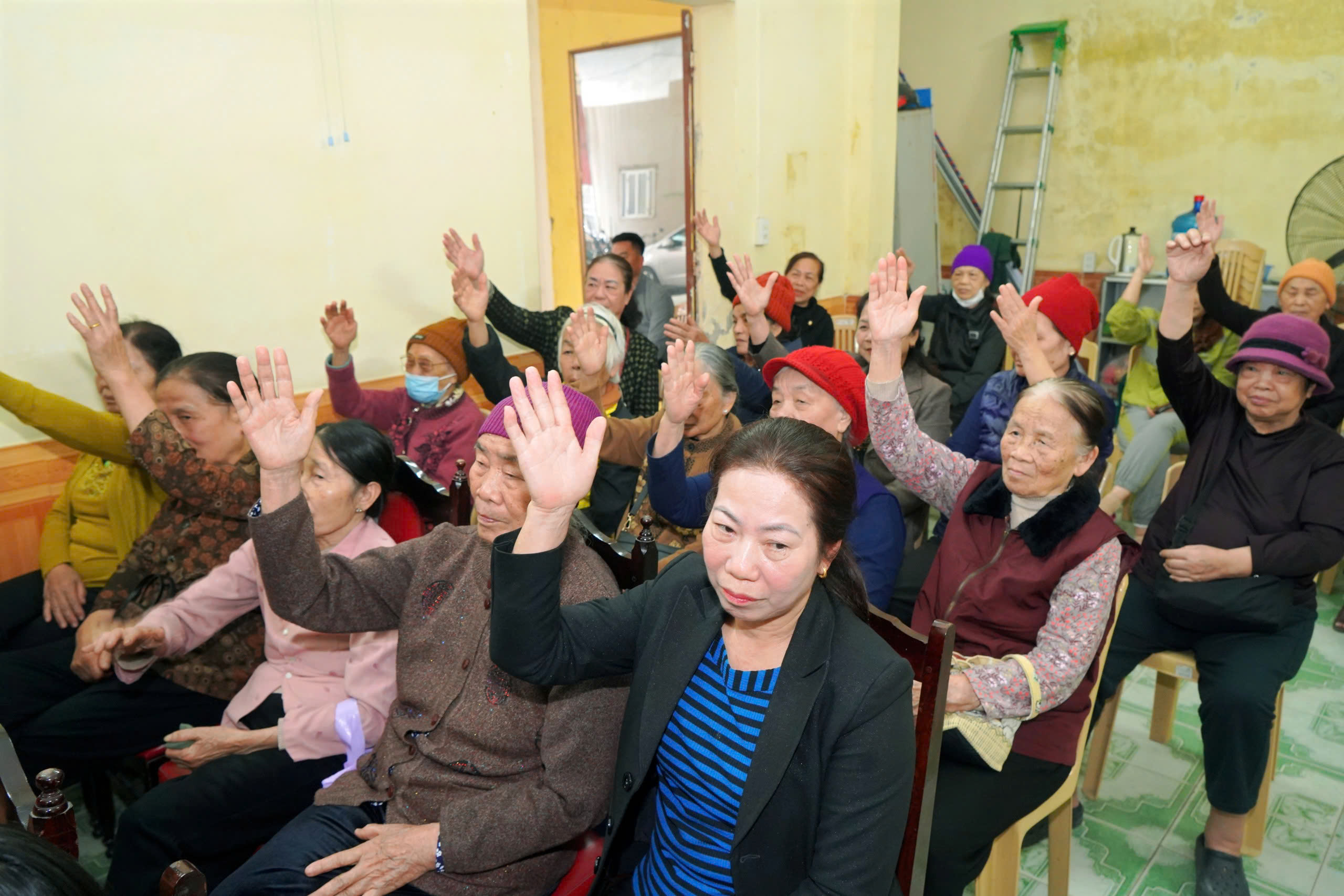 TỔ CHỨC HỘI NGHỊ CỬ TRI NƠI CƯ TRÚ LẤY Ý KIẾN NHẬN XÉT, BÀY TỎ SỰ TÍN NHIỆM ĐỐI VỚI NGƯỜI ỨNG CỬ ĐẠI BIỂU HỘI ĐỒNG NHÂN DÂN