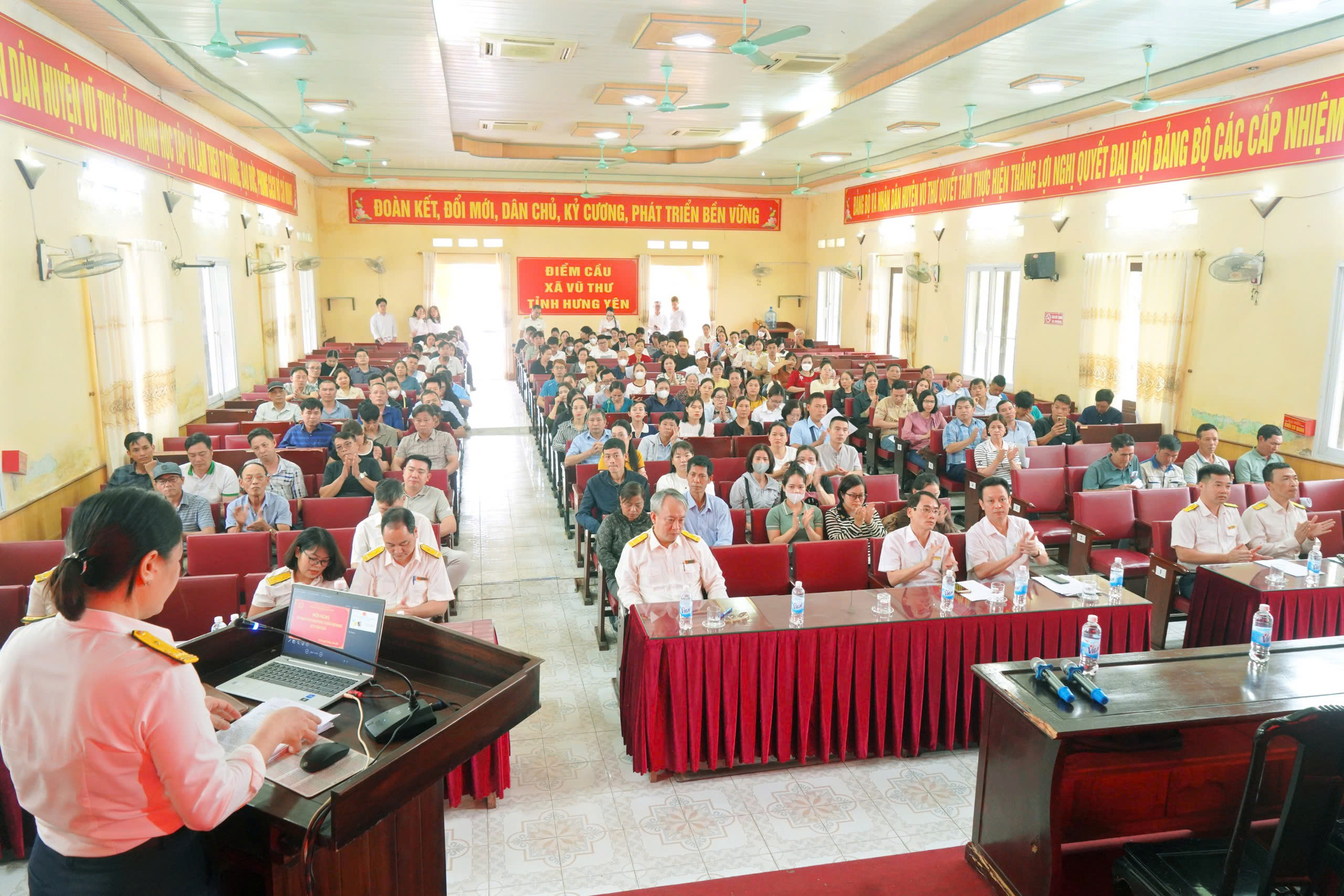 Vũ Thư: Đối thoại chính sách thuế, tháo gỡ khó khăn cho hộ kinh doanh Quý I/2026