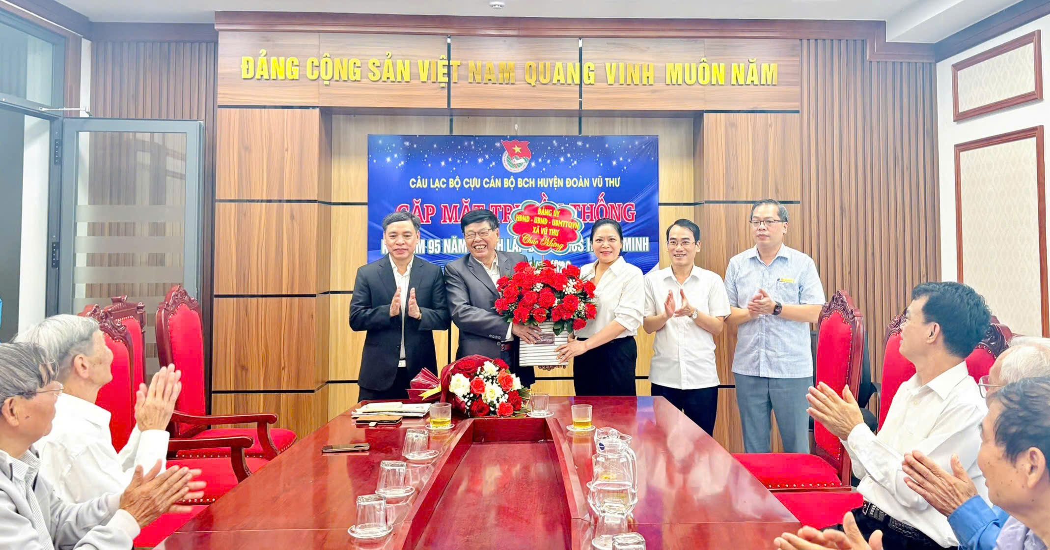 Tri ân và kết nối – Vũ Thư tổ chức gặp mặt tri ân các thế hệ cán bộ Đoàn qua các thời kỳ