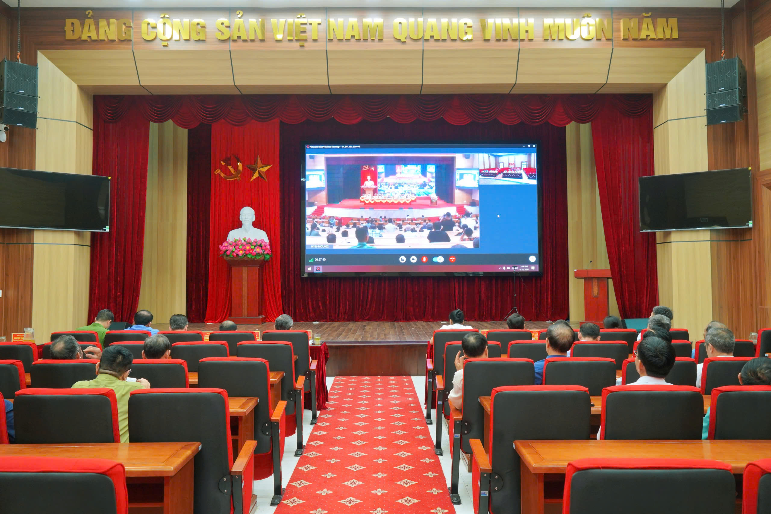 VŨ THƯ: TỔ CHỨC ĐIỂM CẦU TRỰC TUYẾN TIẾP XÚC CỬ TRI SAU KỲ HỌP THỨ NHẤT, QUỐC HỘI KHÓA XVI