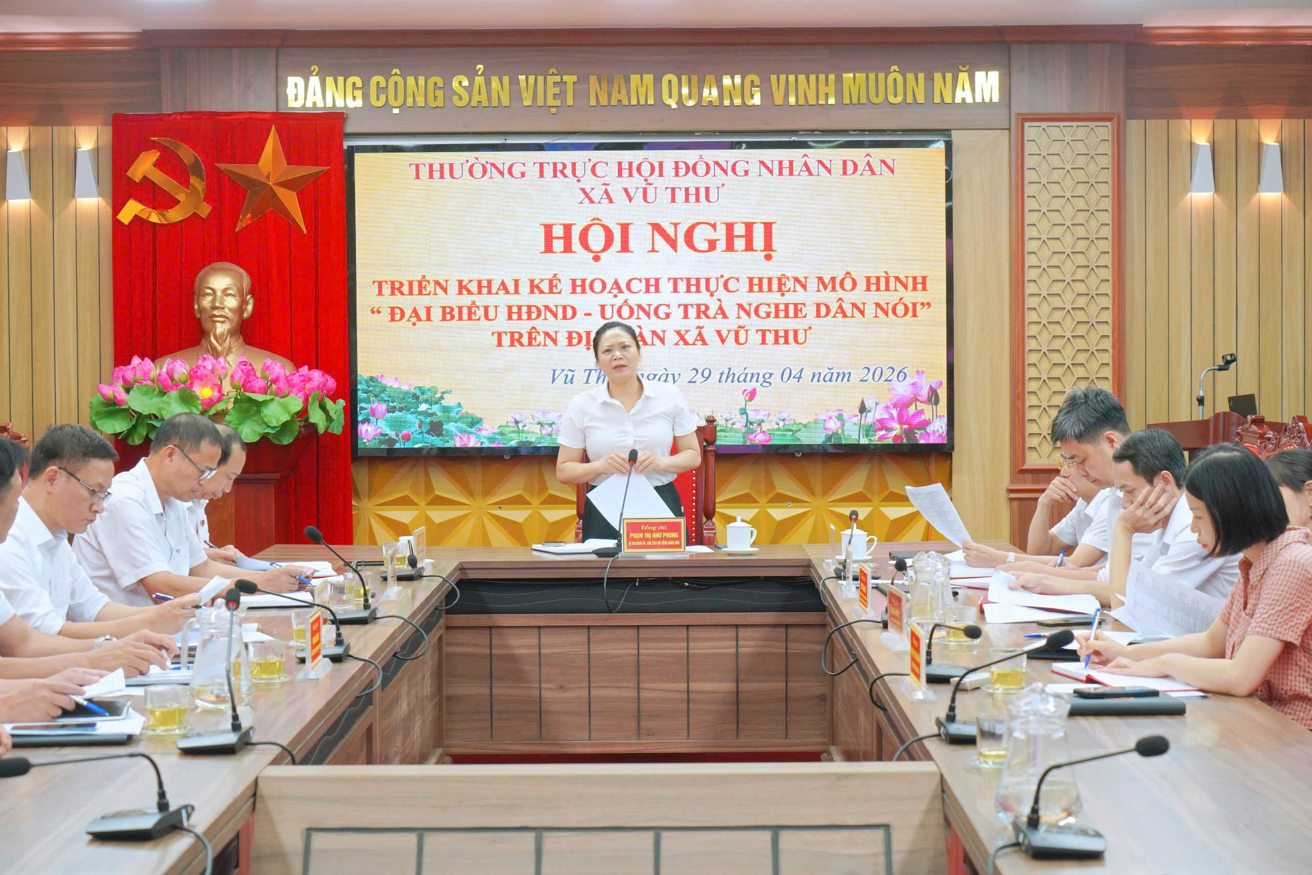 THƯỜNG TRỰC HĐND XÃ VŨ THƯ TRIỂN KHAI MÔ HÌNH “ĐẠI BIỂU HĐND – UỐNG TRÀ NGHE DÂN NÓI”