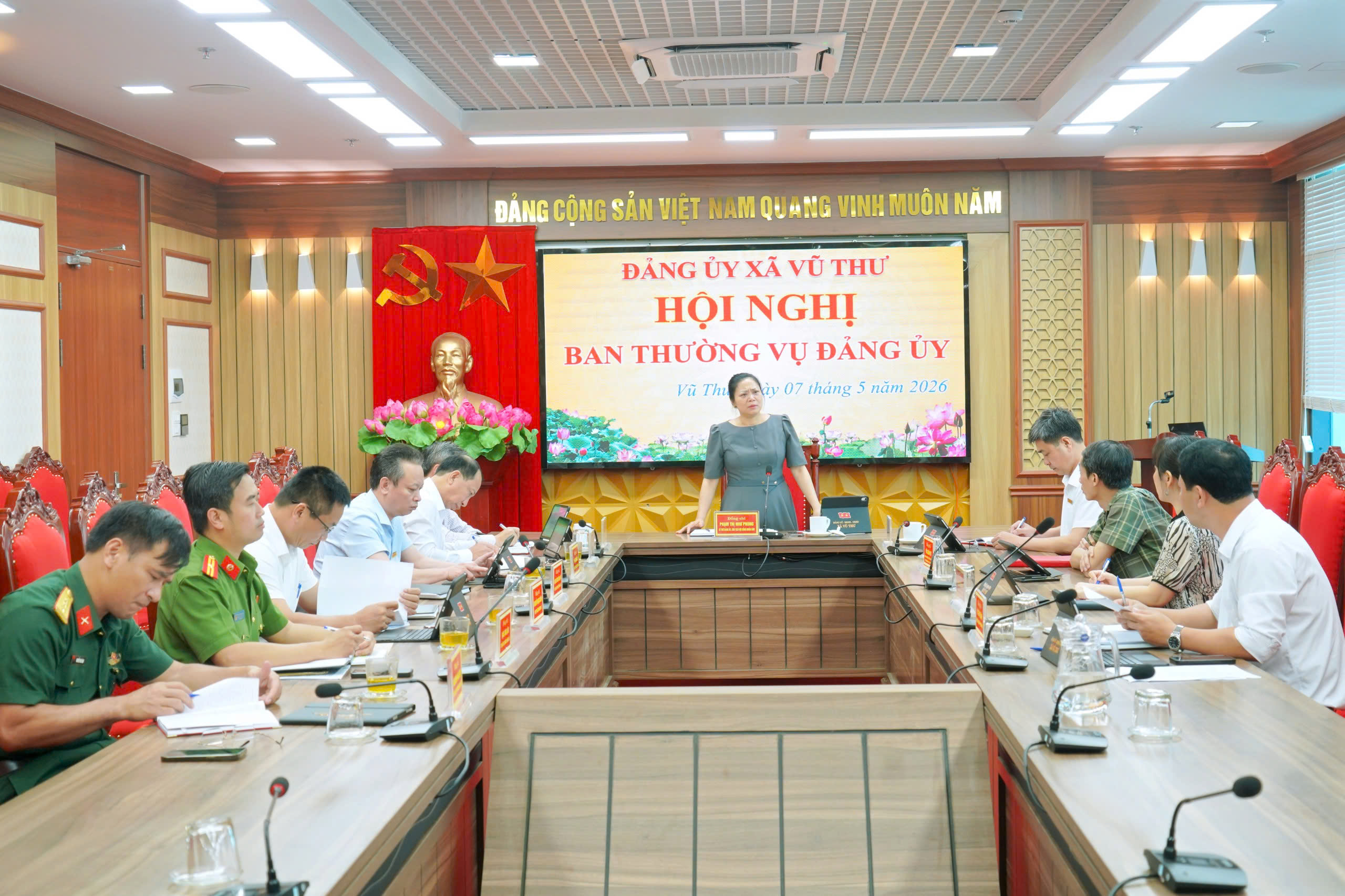 BAN THƯỜNG VỤ ĐẢNG ỦY XÃ VŨ THƯ CHO Ý KIẾN NHIỀU NỘI DUNG QUAN TRỌNG
