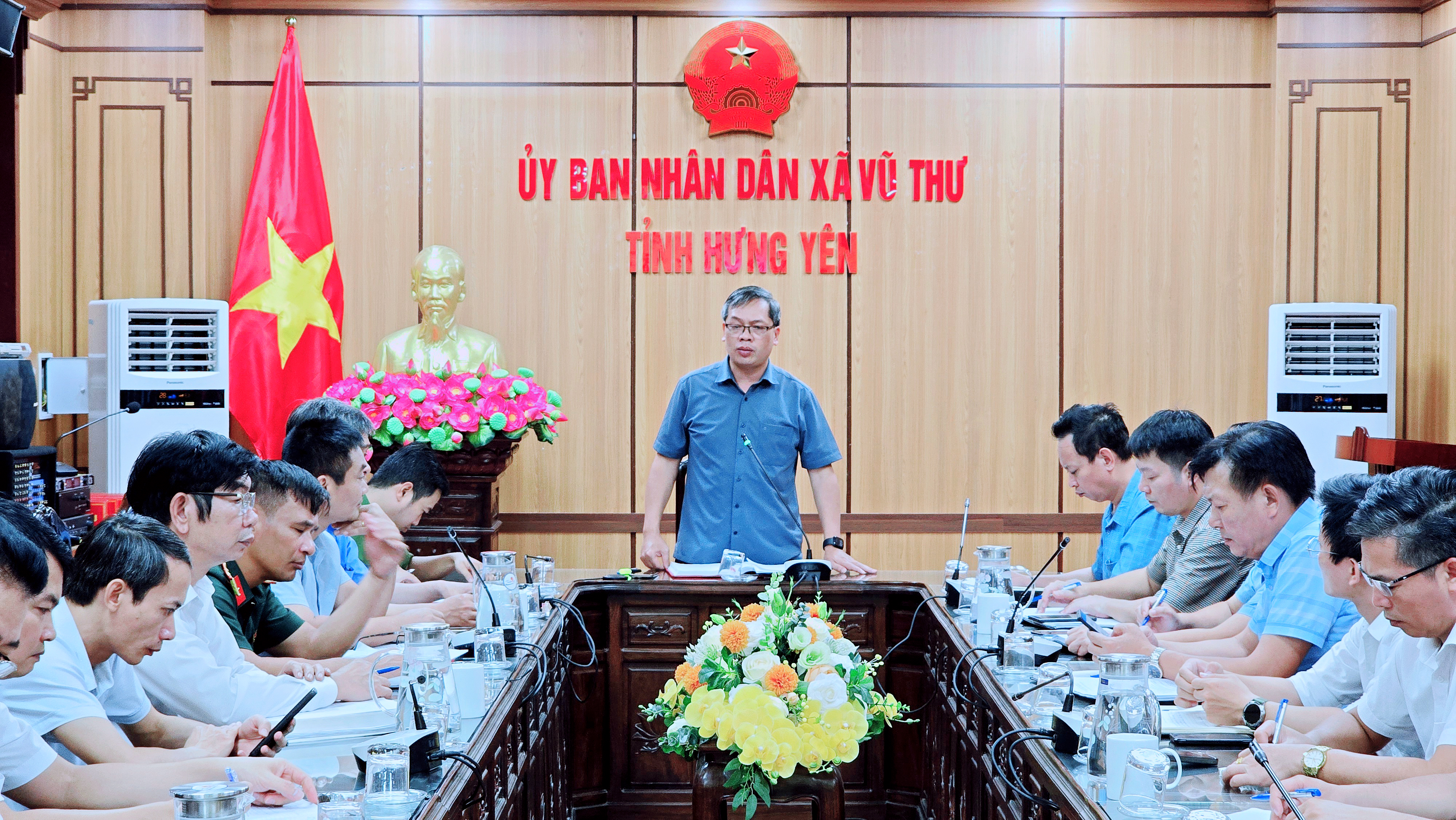 VŨ THƯ: “KÍCH HOẠT” KỊCH BẢN ỨNG PHÓ VÀ KHẮC PHỤC HẬU QUẢ MƯA LỚN DO HOÀN LƯU BÃO SỐ 4.
