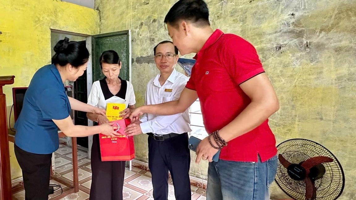 Quan tâm, chăm lo người khuyết tật trên địa bàn xã nhân Ngày Người khuyết tật Việt Nam 18/4