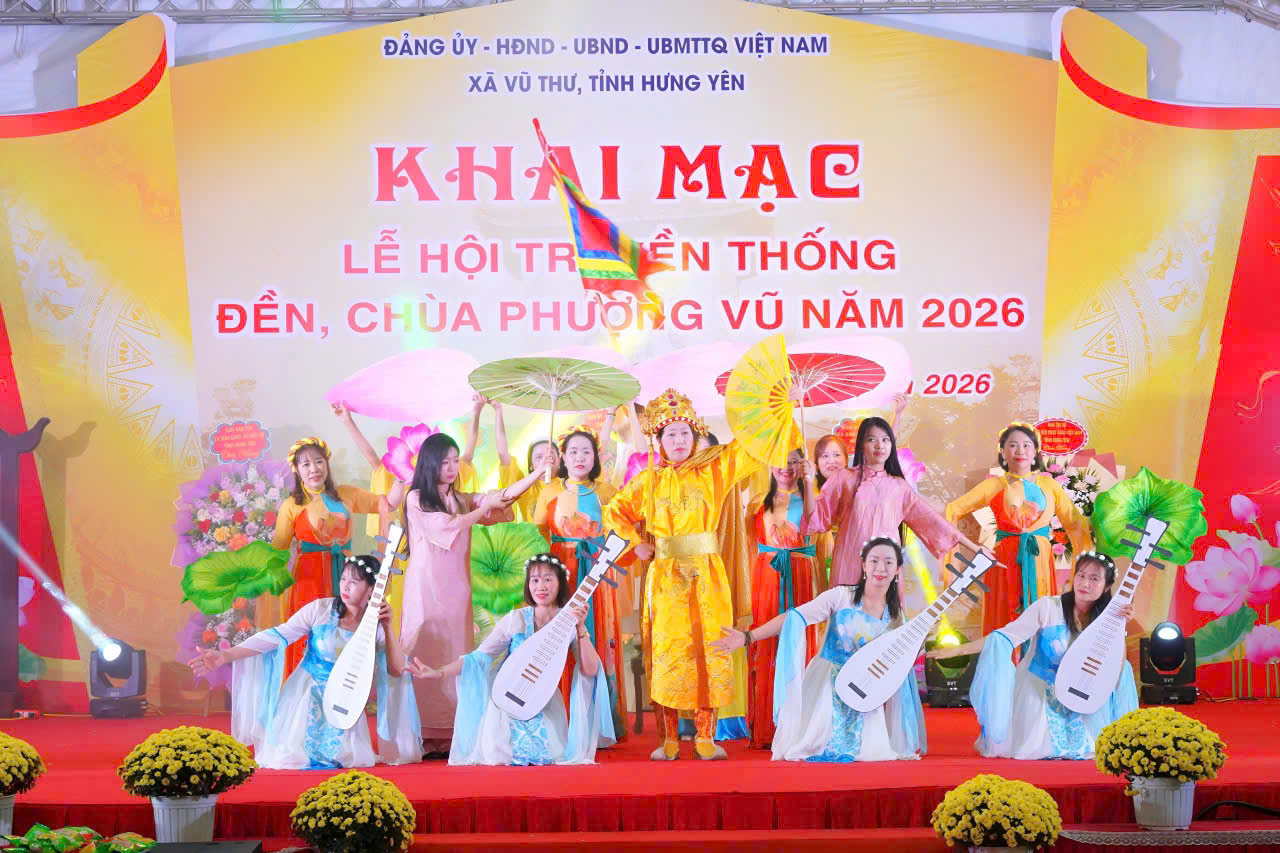 VŨ THƯ: PHÁT TRIỂN PHONG TRÀO VĂN NGHỆ QUẦN CHÚNG NÂNG CAO ĐỜI SỐNG TINH THẦN, TĂNG CƯỜNG MỐI ĐOÀN KẾT TRONG CỘNG ĐỒNG DÂN CƯ