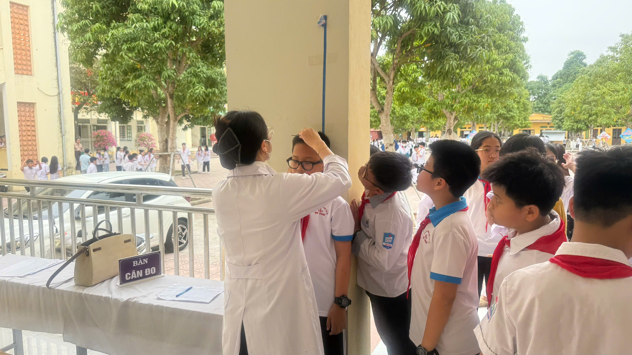 Trạm Y tế xã Vũ Thư triển khai công tác y tế trường học năm 2026: Chung tay chăm sóc sức khỏe học sinh